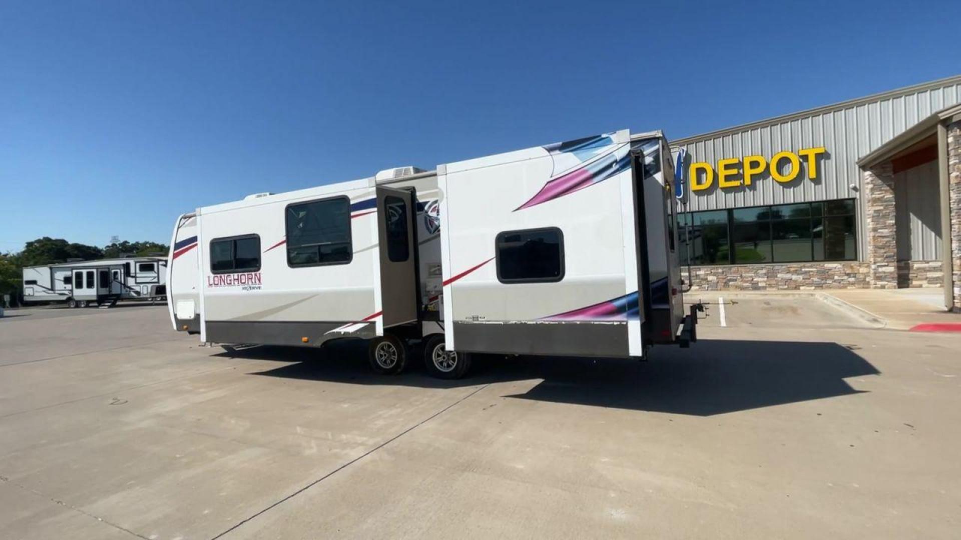 2015 CROSSROADS LONGHORN 31SB (4V0TC3124FE) , Length: 35.5 ft. | Dry Weight: 7,875 lbs. | Gross Weight: 9,671 lbs. | Slides: 2 transmission, located at 4319 N Main Street, Cleburne, TX, 76033, (817) 221-0660, 32.435829, -97.384178 - The 2015 Crossroads Longhorn 31SB is a well-crafted travel trailer with thoughtful design features and ample space, making it a great choice for families or groups looking for comfort on the road. The exterior of the Crossroads Longhorn 31SB is sleek and modern with a white body and tasteful accents - Photo#7