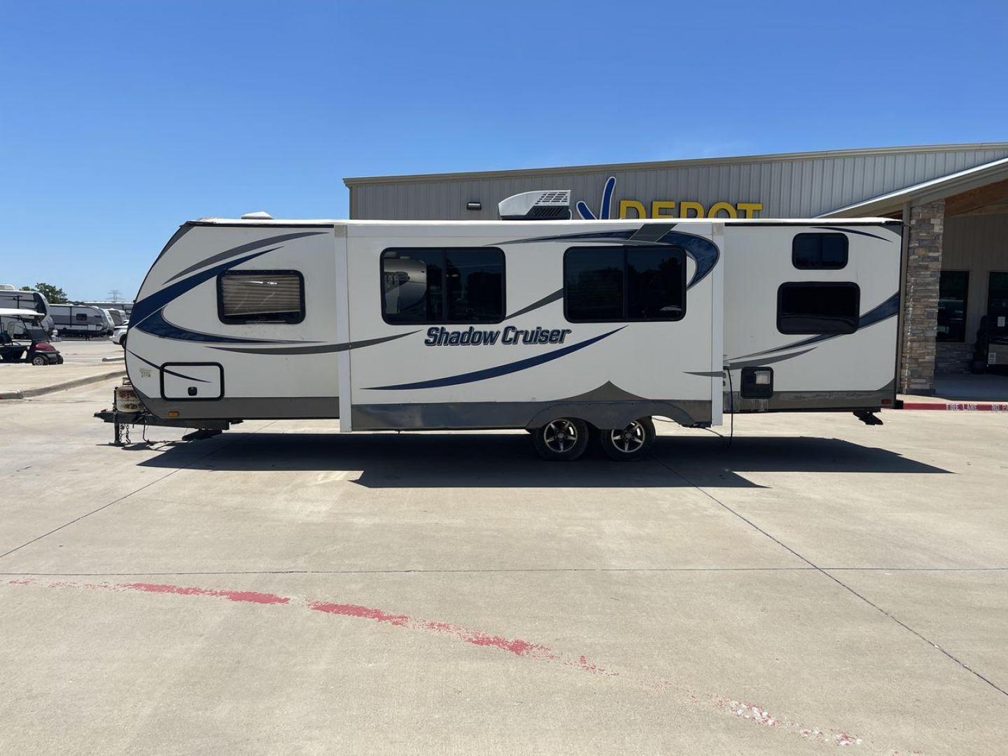 2015 GRAY CRUISER RV SHADOW CRUISER (5RXTD2821F1) , located at 4319 N Main Street, Cleburne, TX, 76033, (817) 221-0660, 32.435829, -97.384178 - Photo#24