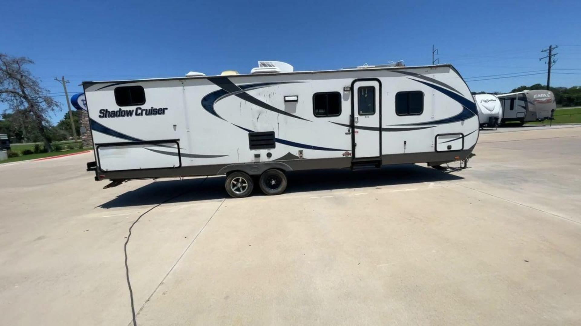 2015 GRAY CRUISER RV SHADOW CRUISER (5RXTD2821F1) , located at 4319 N Main Street, Cleburne, TX, 76033, (817) 221-0660, 32.435829, -97.384178 - Photo#2