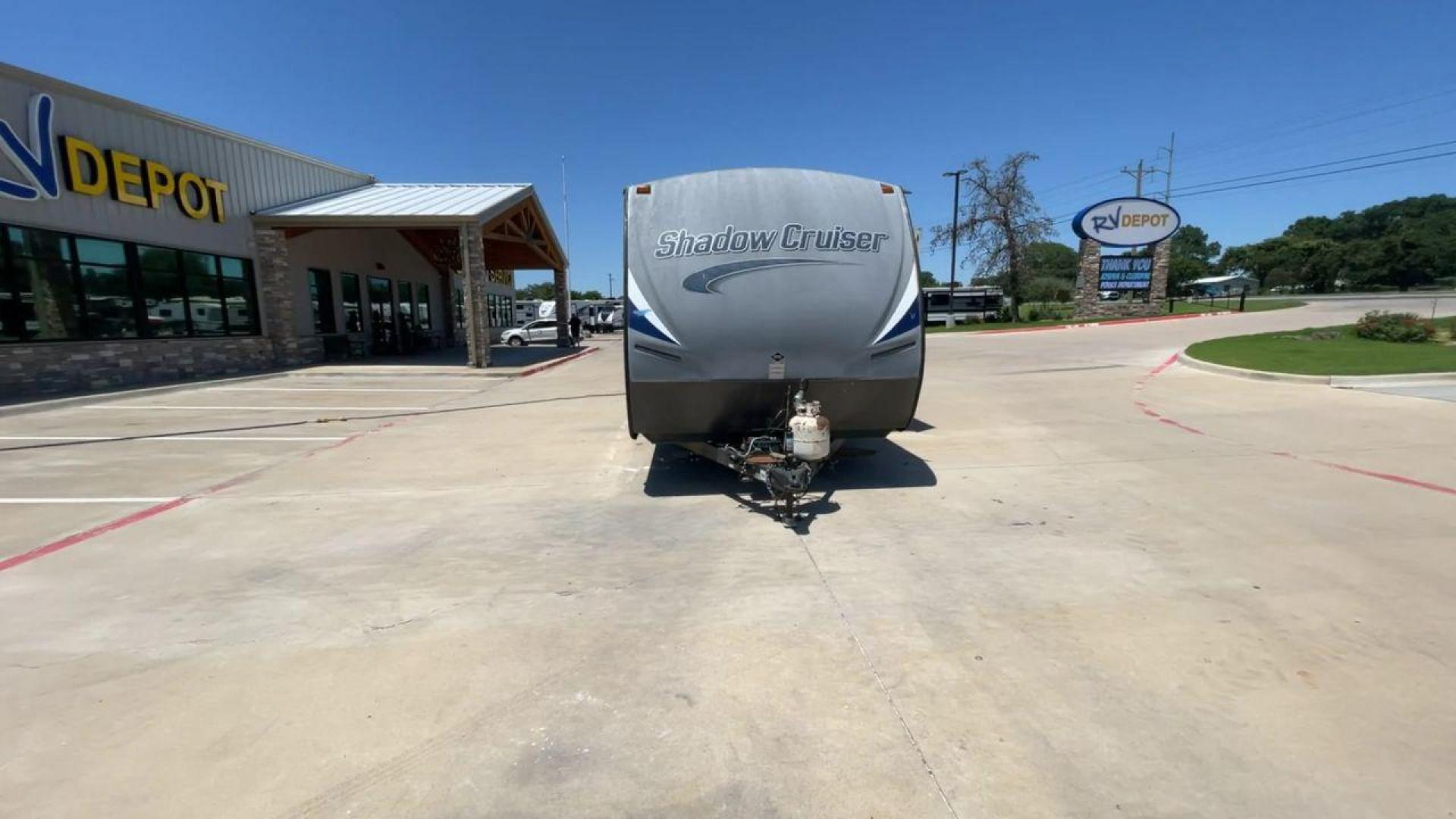 2015 GRAY CRUISER RV SHADOW CRUISER (5RXTD2821F1) , located at 4319 N Main Street, Cleburne, TX, 76033, (817) 221-0660, 32.435829, -97.384178 - Photo#4