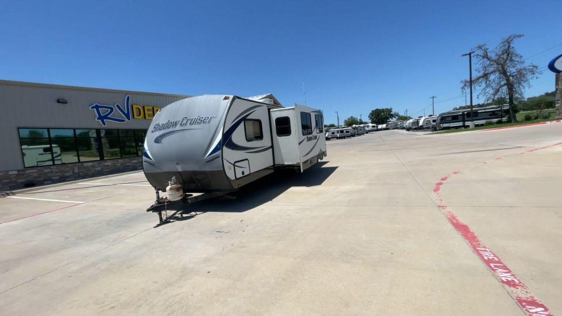 2015 GRAY CRUISER RV SHADOW CRUISER (5RXTD2821F1) , located at 4319 N Main Street, Cleburne, TX, 76033, (817) 221-0660, 32.435829, -97.384178 - Photo#5