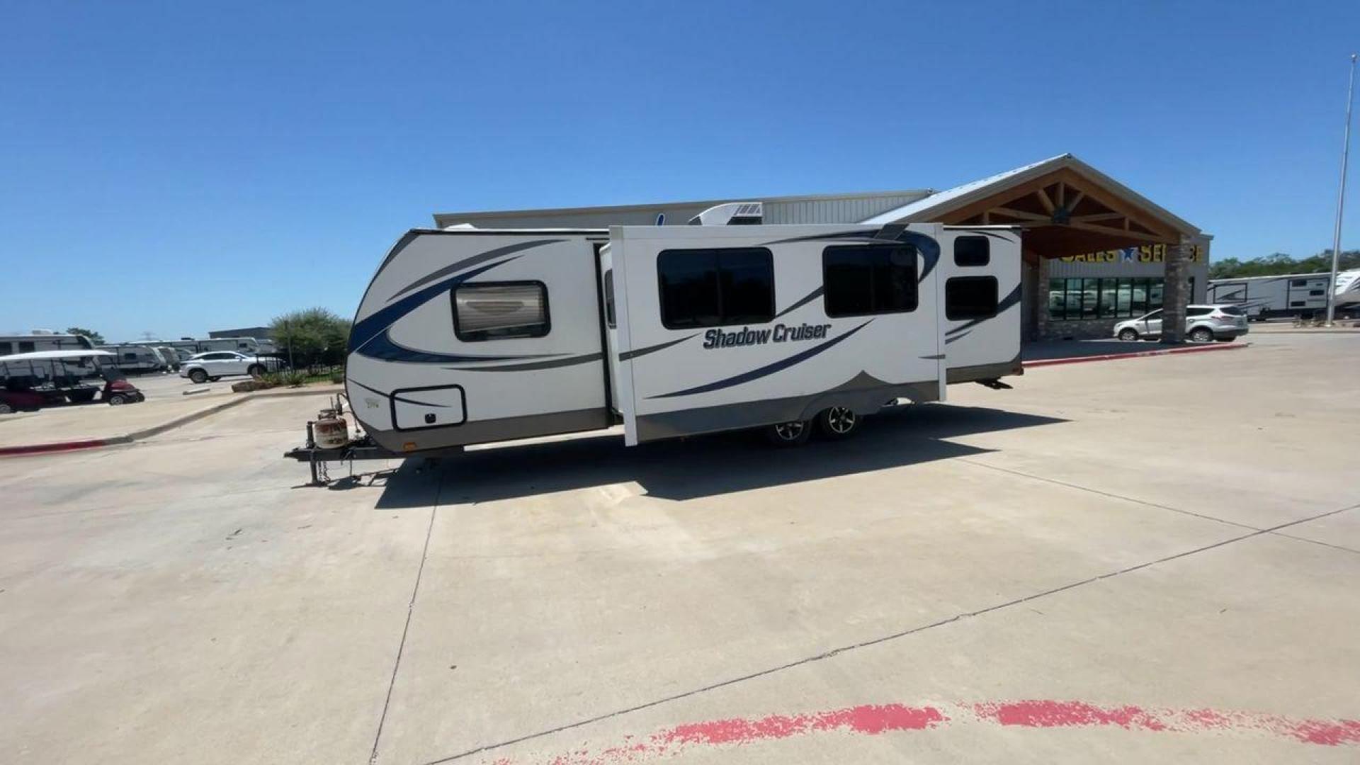 2015 GRAY CRUISER RV SHADOW CRUISER (5RXTD2821F1) , located at 4319 N Main Street, Cleburne, TX, 76033, (817) 221-0660, 32.435829, -97.384178 - Photo#6