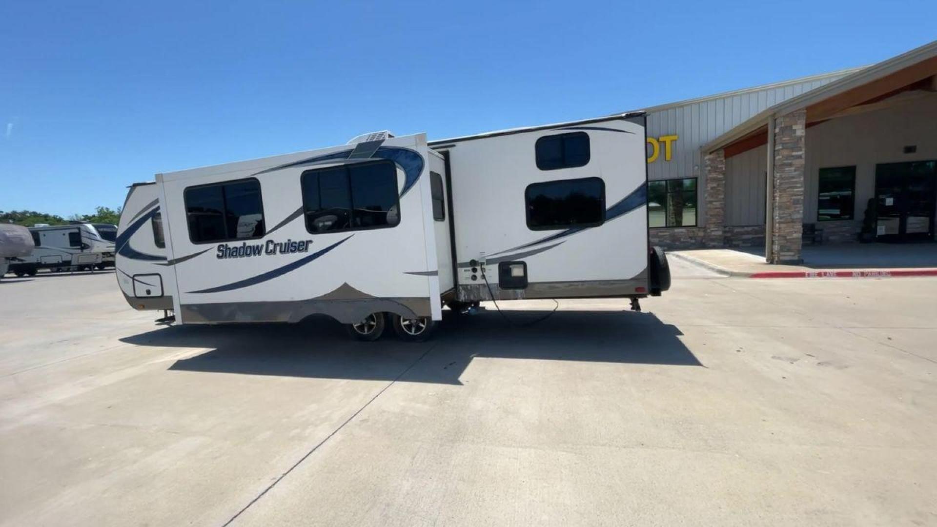 2015 GRAY CRUISER RV SHADOW CRUISER (5RXTD2821F1) , located at 4319 N Main Street, Cleburne, TX, 76033, (817) 221-0660, 32.435829, -97.384178 - Photo#7