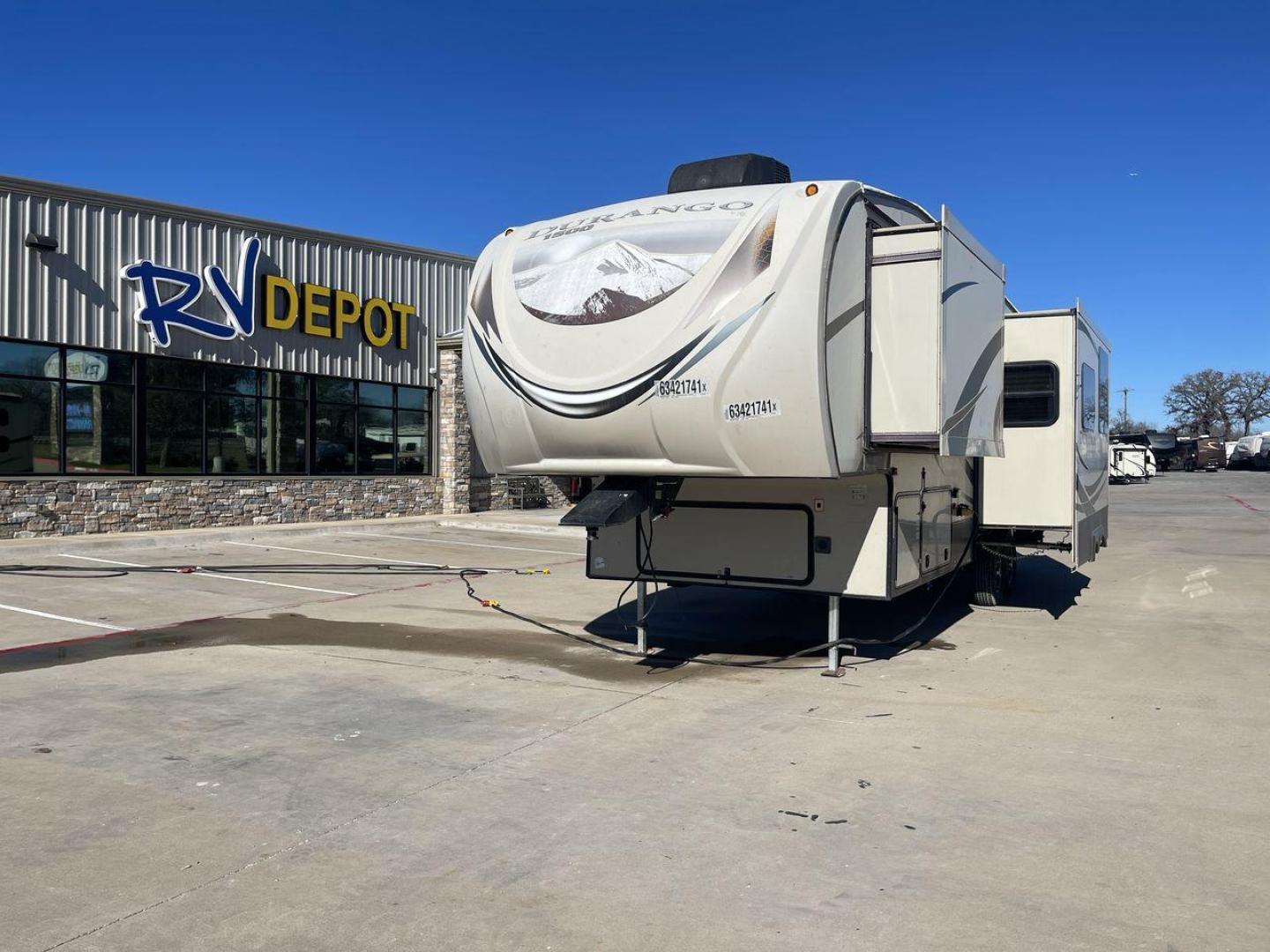 2015 WHITE DURANGO 296BH (4EZFD2925F6) , located at 4319 N Main Street, Cleburne, TX, 76033, (817) 221-0660, 32.435829, -97.384178 - Photo#0