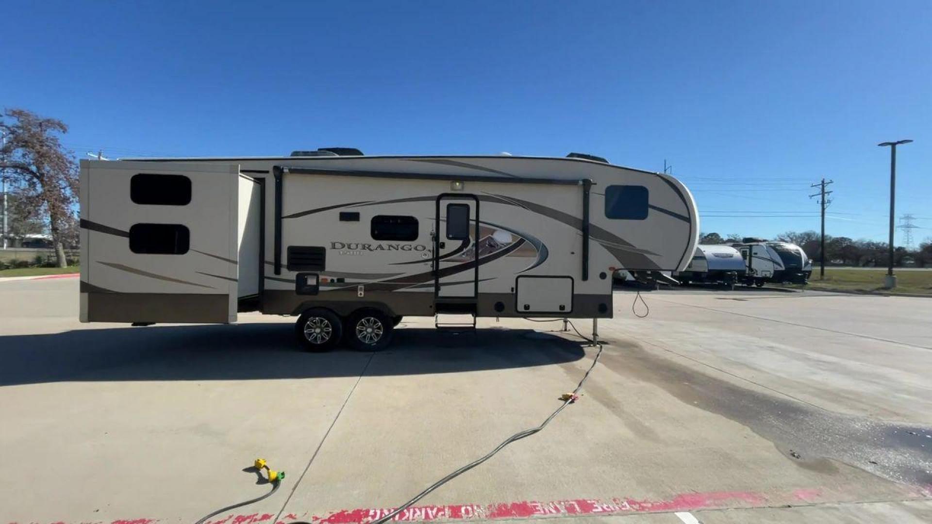 2015 WHITE DURANGO 296BH (4EZFD2925F6) , located at 4319 N Main Street, Cleburne, TX, 76033, (817) 221-0660, 32.435829, -97.384178 - Photo#2