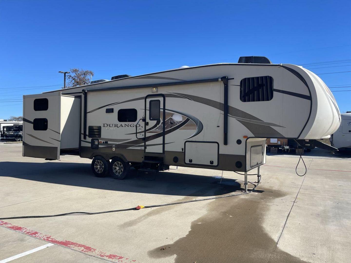 2015 WHITE DURANGO 296BH (4EZFD2925F6) , located at 4319 N Main Street, Cleburne, TX, 76033, (817) 221-0660, 32.435829, -97.384178 - Photo#23