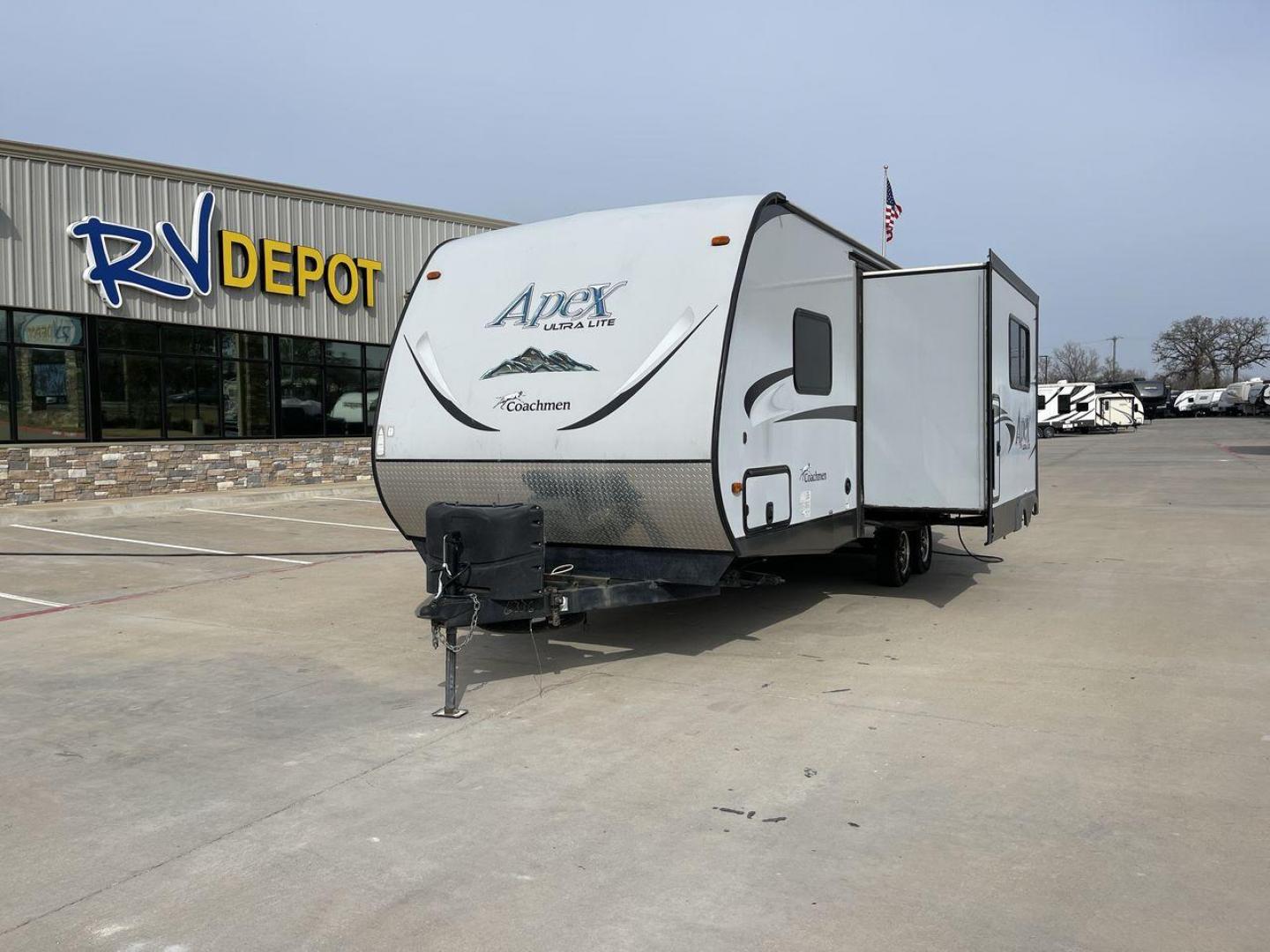 2015 FOREST RIVER APEX 259BHSS (5ZT2CXRB8FA) , located at 4319 N Main Street, Cleburne, TX, 76033, (817) 221-0660, 32.435829, -97.384178 - Photo#0