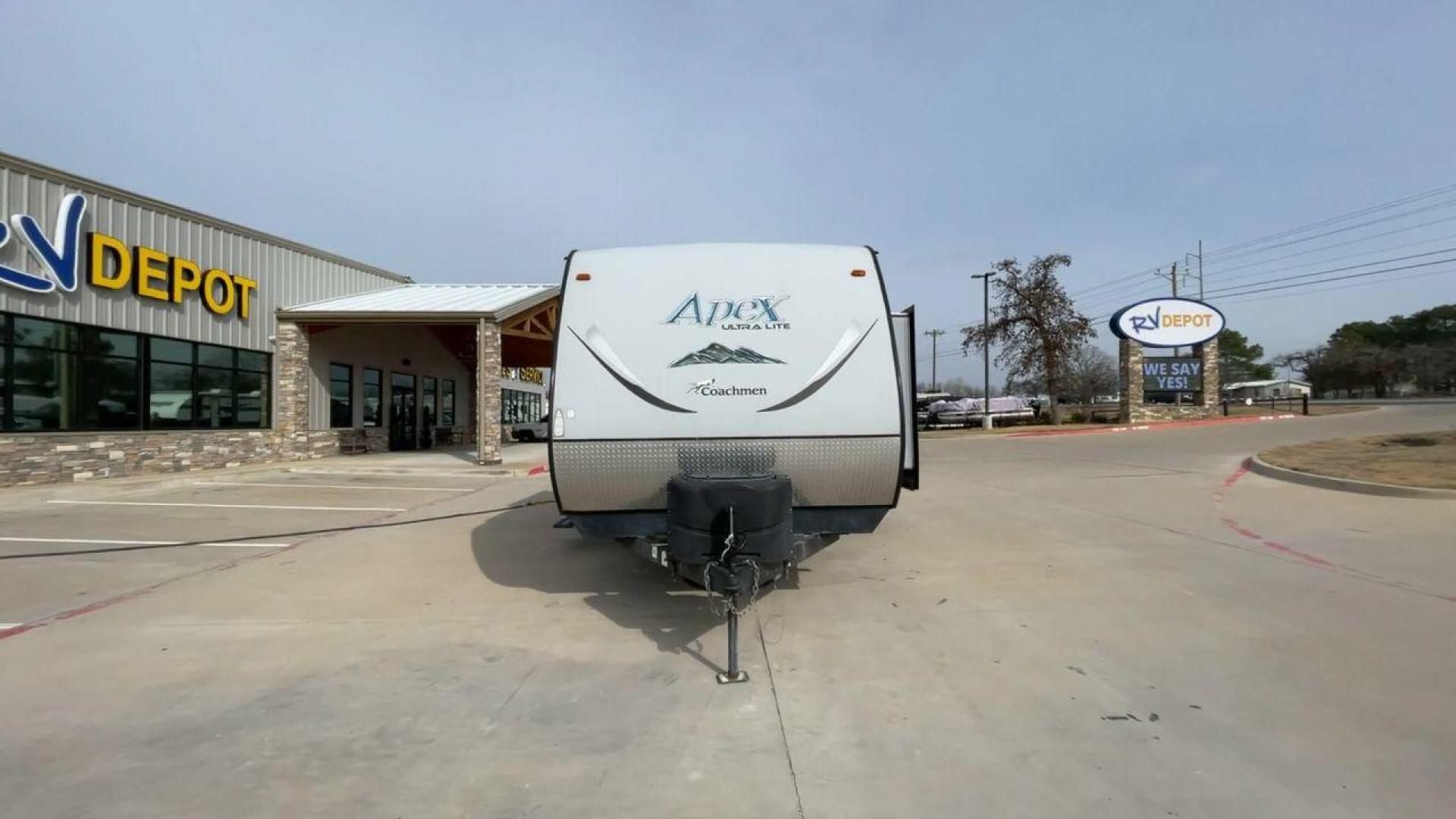 2015 FOREST RIVER APEX 259BHSS (5ZT2CXRB8FA) , located at 4319 N Main Street, Cleburne, TX, 76033, (817) 221-0660, 32.435829, -97.384178 - Photo#4