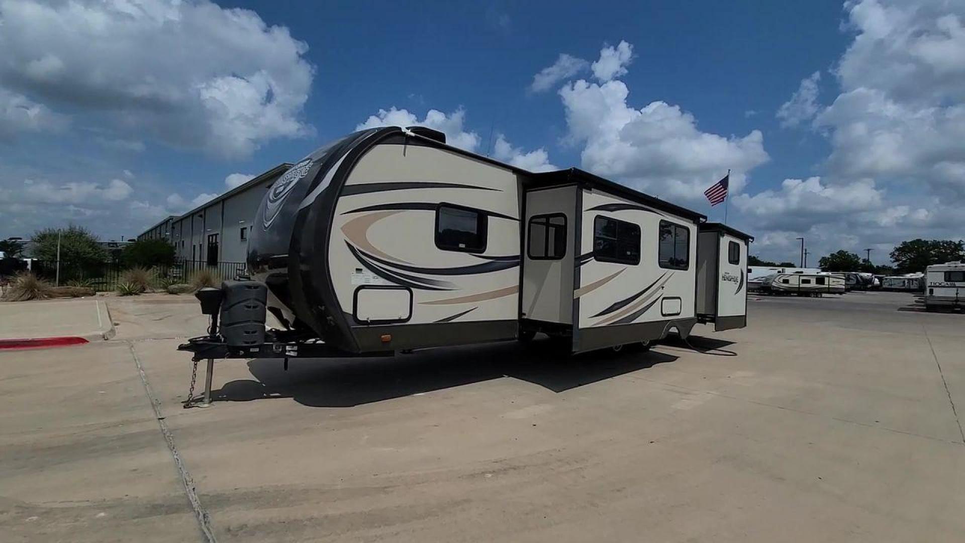 2015 FOREST RIVER SALEM 312QBUD (4X4TSBG22FU) , Length: 35.83 ft. | Dry Weight: 7,150 lbs. | Slides: 2 transmission, located at 4319 N Main Street, Cleburne, TX, 76033, (817) 221-0660, 32.435829, -97.384178 - Take advantage of the 2015 Forest River Salem 312QBUD Travel Trailer and embrace your spirit of adventure. Comfort and practicality come together in this travel trailer, which is perfect for families or parties looking for a roomy and luxurious home on wheels for amazing camping excursions. This - Photo#3