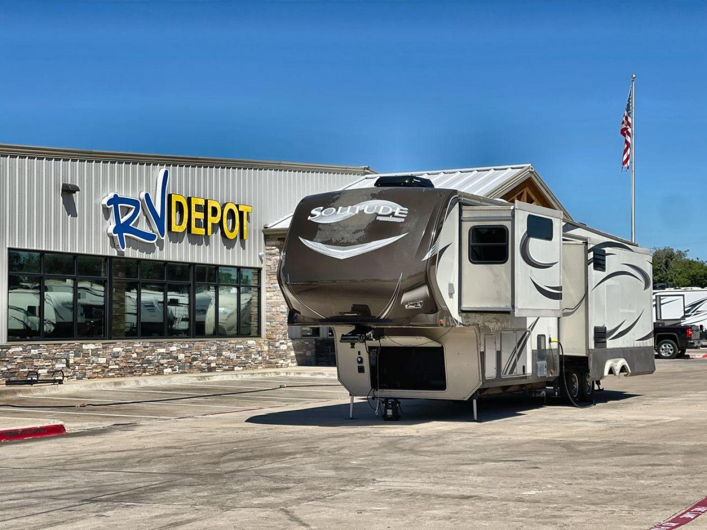 2015 GRAND DESIGN SOLITUDE 369RL (573FS3820F1) , Length: 38.92 ft. | Dry Weight: 12,650 lbs. | Gross Weight: 16,000 lbs. | Slides: 3 transmission, located at 4319 N Main Street, Cleburne, TX, 76033, (817) 221-0660, 32.435829, -97.384178 - Photo#0