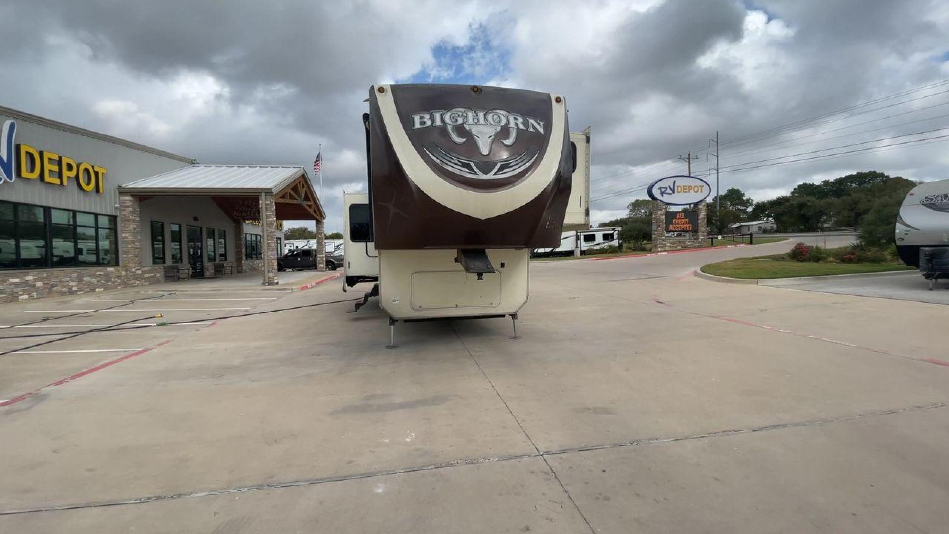 2015 HEARTLAND BIGHORN 3270RS (5SFBG3521FE) , Length: 36.6 ft. | Gross Weight: 15,500 lbs. | Slides: 3 transmission, located at 4319 N Main Street, Cleburne, TX, 76033, (817) 221-0660, 32.435829, -97.384178 - The 2015 Heartland Bighorn 3270RS is a luxurious fifth wheel designed for comfort and quality, ideal for couples or small families seeking an upscale, spacious RV with residential-style amenities. This model is perfect for extended stays, featuring high-end finishes and an open floor plan. The dimen - Photo#4