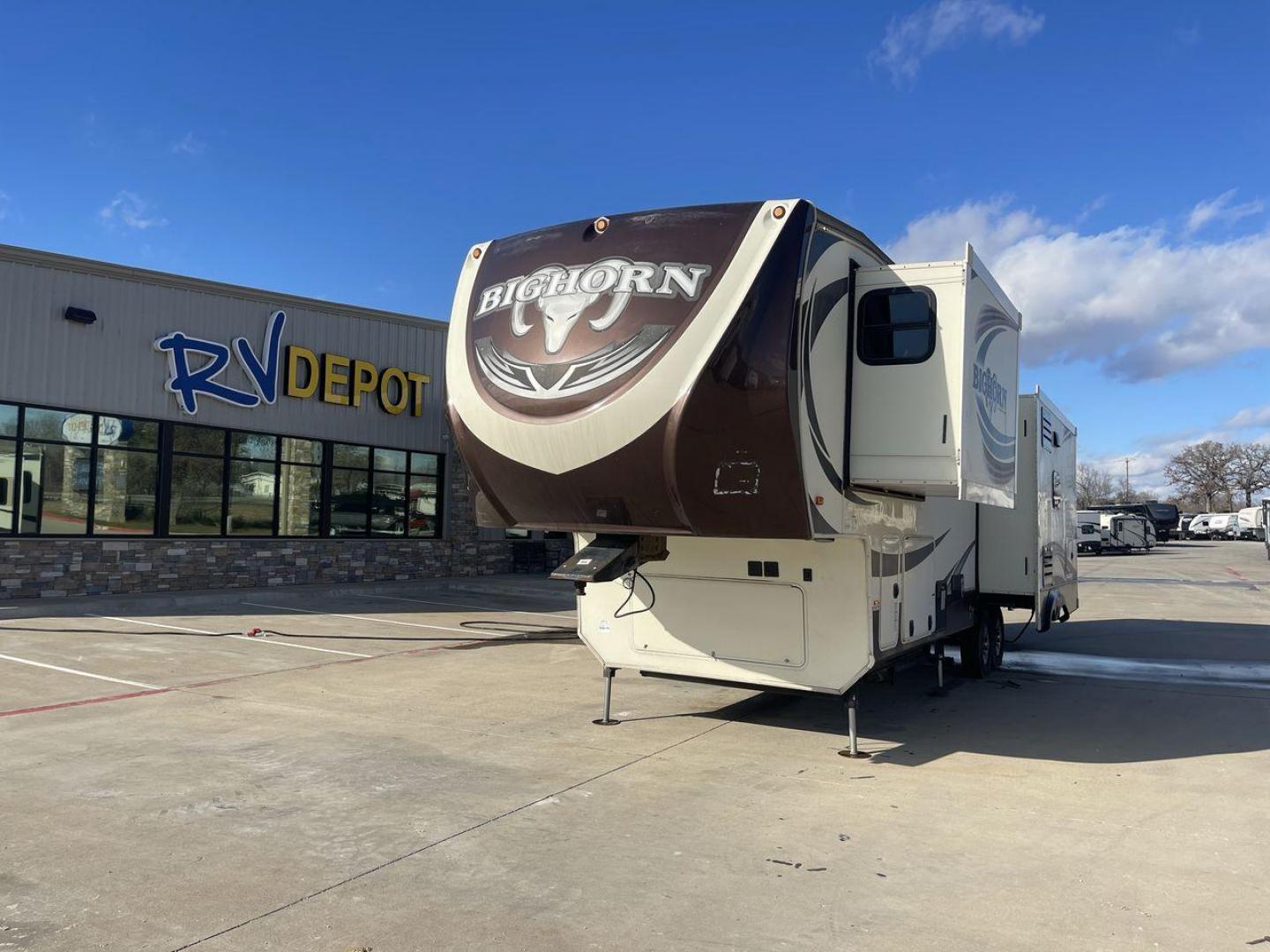 2015 HEARTLAND BIGHORN 3270RS (5SFBG3521FE) , Length: 36.6 ft. | Gross Weight: 15,500 lbs. | Slides: 3 transmission, located at 4319 N Main Street, Cleburne, TX, 76033, (817) 221-0660, 32.435829, -97.384178 - Photo#0