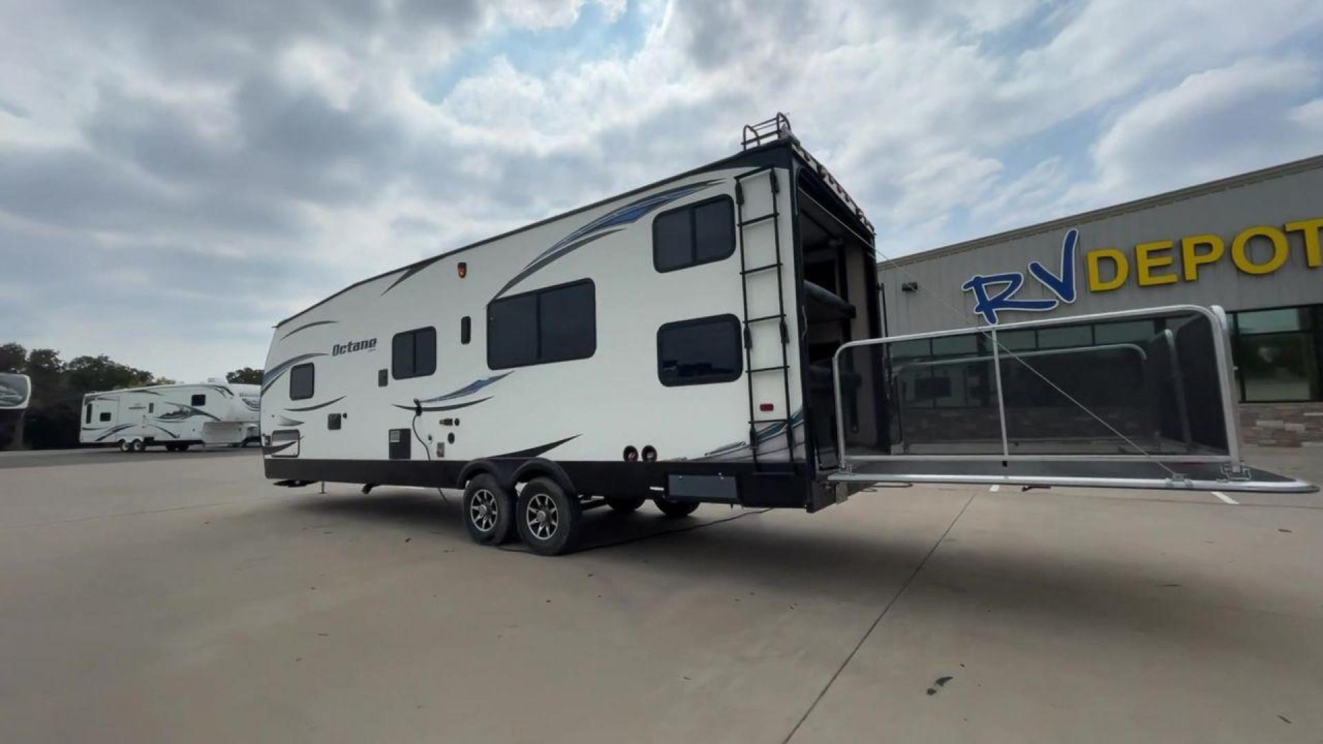 2015 JAYCO OCTANE 31B (1UJBJSBR8F1) , Length: 33.58 ft. | Dry Weight: 6,805 lbs. | Gross Weight: 11,950 lbs. | Slides: 0 transmission, located at 4319 N Main Street, Cleburne, TX, 76033, (817) 221-0660, 32.435829, -97.384178 - Photo#7