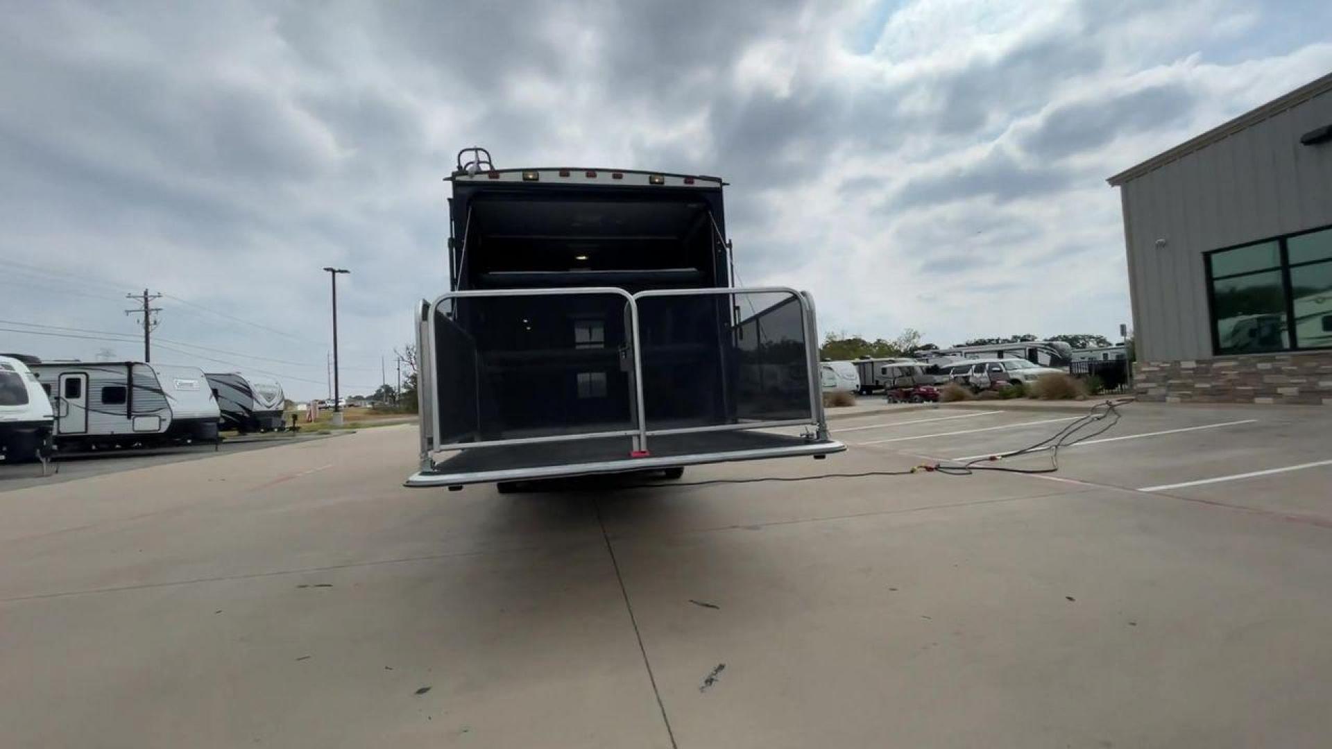 2015 JAYCO OCTANE 31B (1UJBJSBR8F1) , Length: 33.58 ft. | Dry Weight: 6,805 lbs. | Gross Weight: 11,950 lbs. | Slides: 0 transmission, located at 4319 N Main Street, Cleburne, TX, 76033, (817) 221-0660, 32.435829, -97.384178 - Photo#8