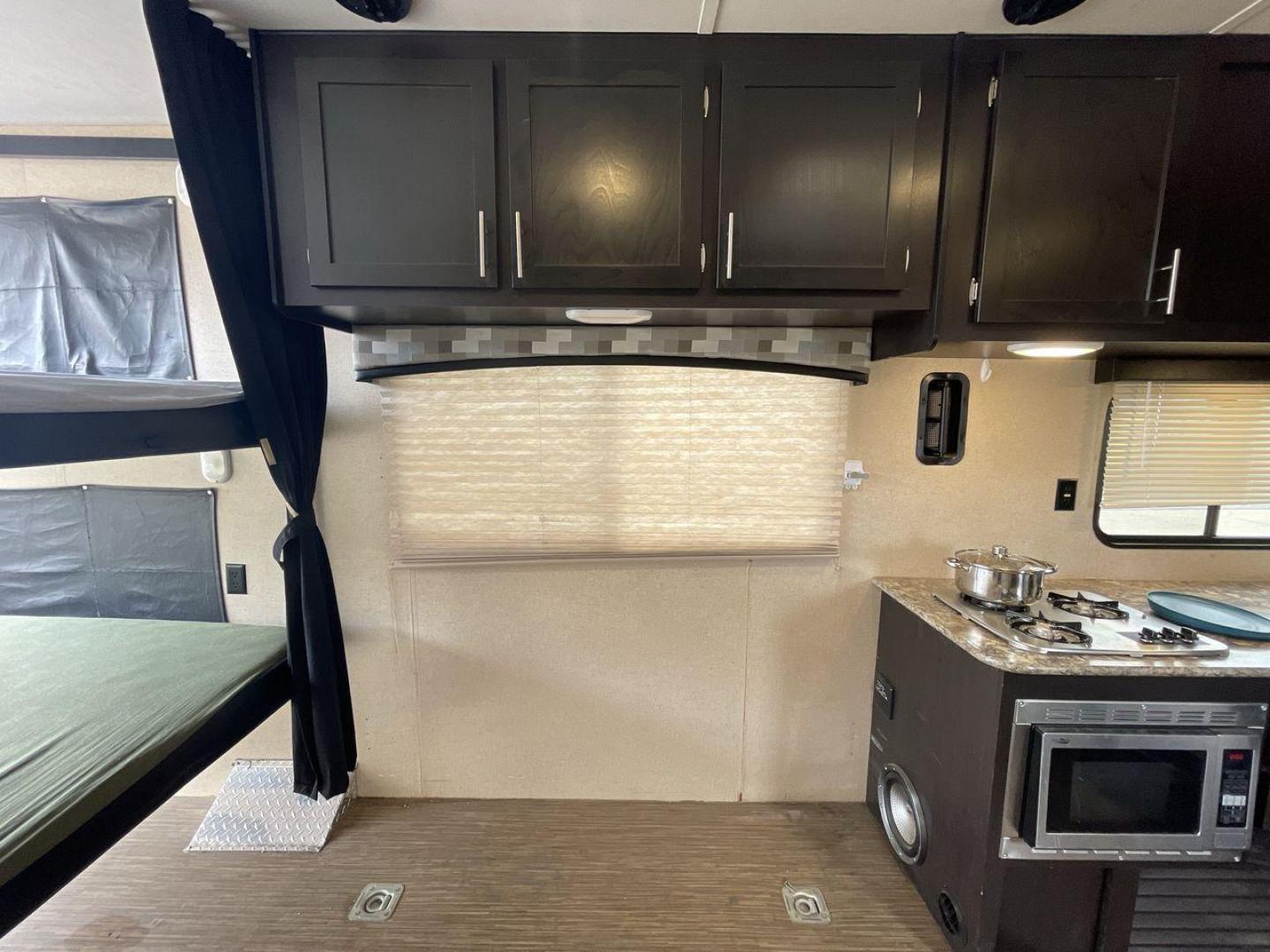 2015 JAYCO OCTANE 31B (1UJBJSBR8F1) , Length: 33.58 ft. | Dry Weight: 6,805 lbs. | Gross Weight: 11,950 lbs. | Slides: 0 transmission, located at 4319 N Main Street, Cleburne, TX, 76033, (817) 221-0660, 32.435829, -97.384178 - Photo#13