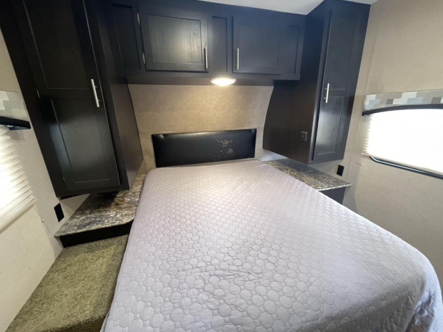 2015 JAYCO OCTANE 31B (1UJBJSBR8F1) , Length: 33.58 ft. | Dry Weight: 6,805 lbs. | Gross Weight: 11,950 lbs. | Slides: 0 transmission, located at 4319 N Main Street, Cleburne, TX, 76033, (817) 221-0660, 32.435829, -97.384178 - Photo#17