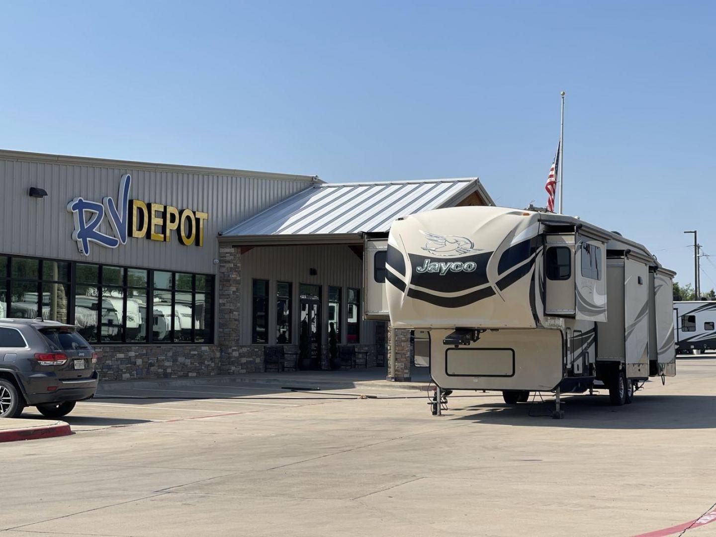 2015 JAYCO PINNACLE 38FLSA (1UJCJ0BV9F1) , located at 4319 N Main Street, Cleburne, TX, 76033, (817) 221-0660, 32.435829, -97.384178 - Photo#0