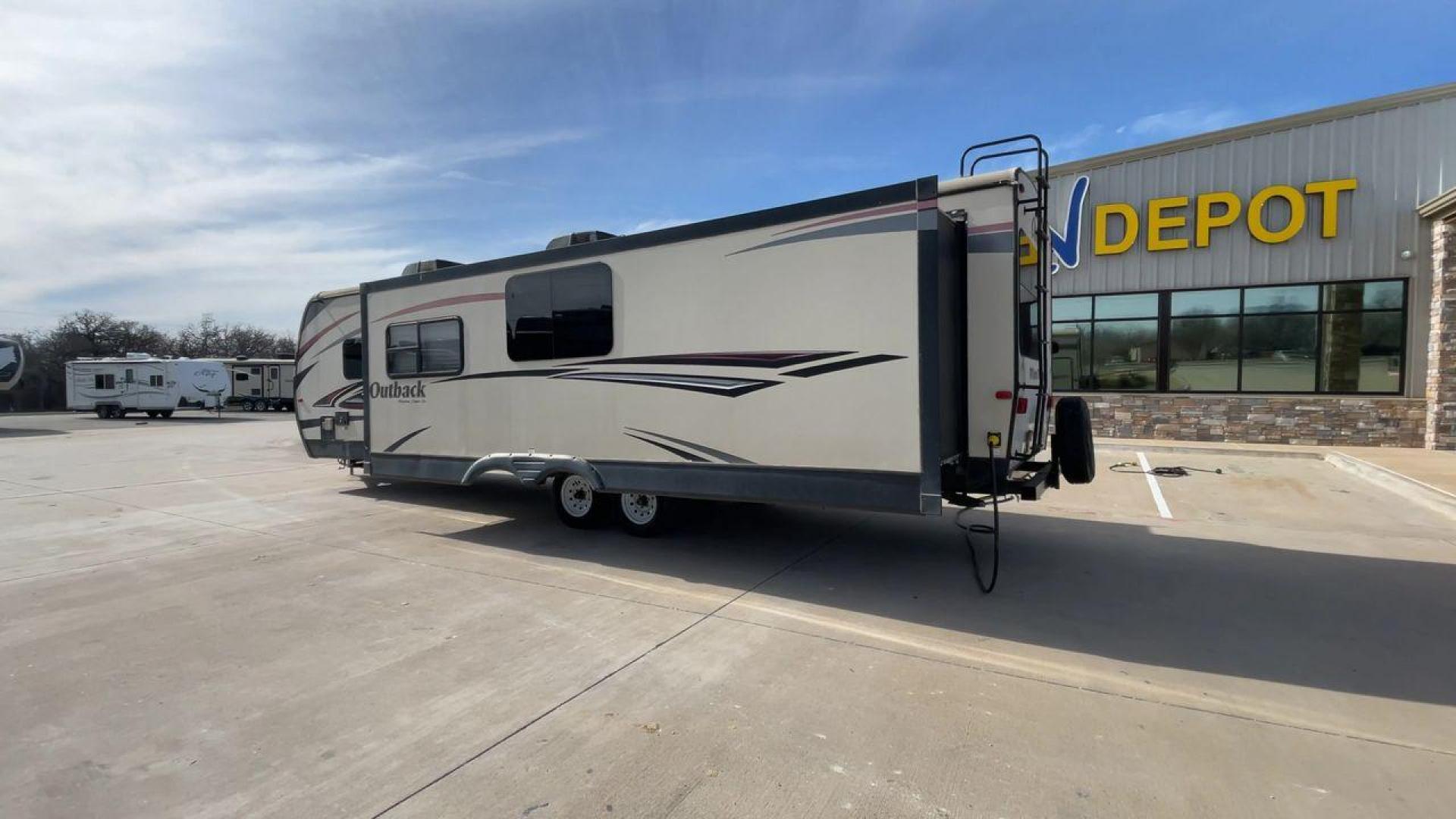 2015 TAN KEYSTONE OUTBACK 323BH (4YDT32321FB) , Length: 36 ft. | Dry Weight: 8,190 lbs. | Gross Weight: 9,500 lbs. | Slides: 2 transmission, located at 4319 N Main Street, Cleburne, TX, 76033, (817) 221-0660, 32.435829, -97.384178 - Photo#7