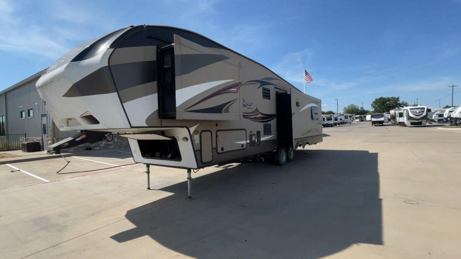 2015 KEYSTONE RV COUGAR 327RES (4YDF32729F2) , Length: 36.42 ft. | Dry Weight: 10,213 lbs. | Gross Weight: 12,135 lbs. | Slides: 3 transmission, located at 4319 N Main Street, Cleburne, TX, 76033, (817) 221-0660, 32.435829, -97.384178 - Enjoy the abundant storage and space that comes with the 2015 Keystone Cougar 327RES! This fifth wheel measures 36.42 ft. in length and 12.25 ft. in height. It has a dry weight of 10,213 lbs. and a GVWR of 12,135 lbs. It also comes equipped with automatic heating and cooling rated at 30,000 and 1 - Photo#5