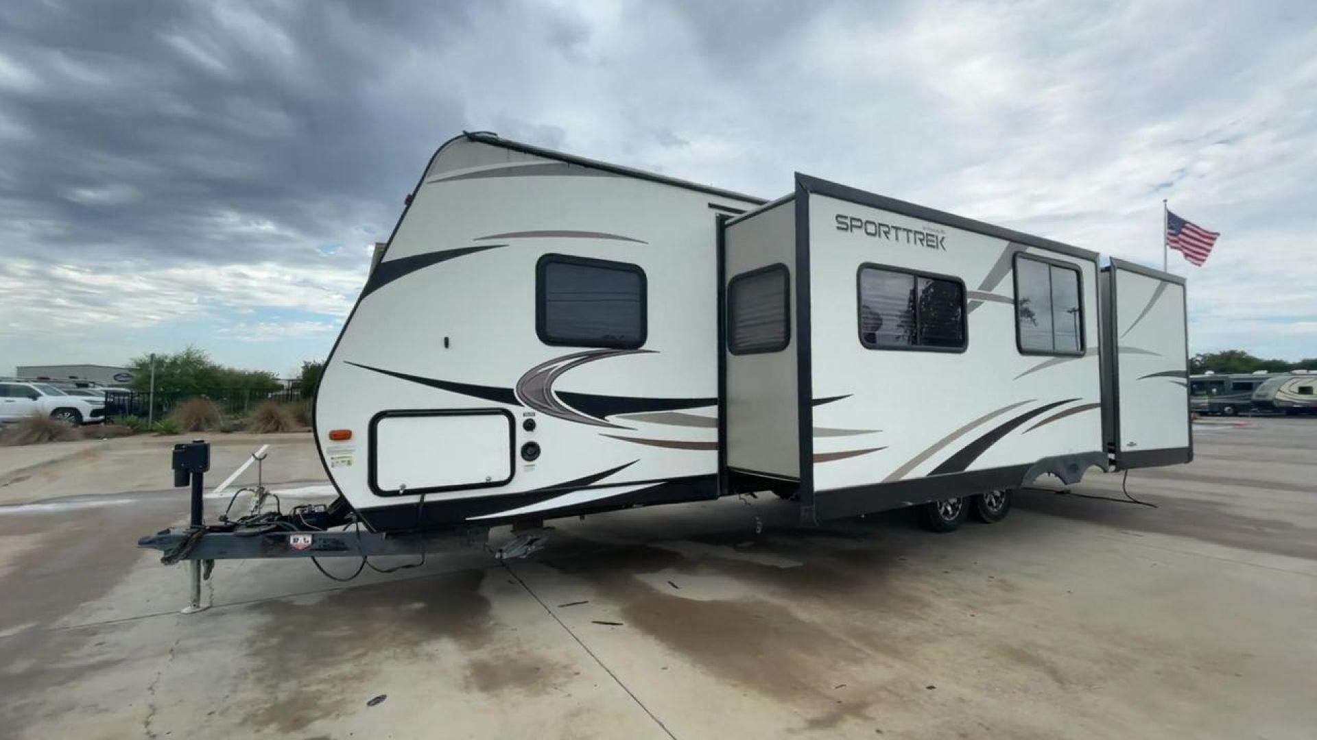 2015 WHITE KZ VENTURE RV SPORTTREK (4EZT13128F5) , Length: 35.6 ft | Dry Weight: 7,110 lbs | Gross Weight: 8,300 lbs | Slides: 2 transmission, located at 4319 N Main Street, Cleburne, TX, 76033, (817) 221-0660, 32.435829, -97.384178 - With the 2015 KZ Venture RV SportTrek Travel Trailer, set out on your next adventure. With the modern traveler in mind, this travel trailer offers the ideal balance of comfort, style, and functionality. This unit measures 35.5 ft in length, 8 ft in width, and 10.92 ft in height. It has a dry weig - Photo#5