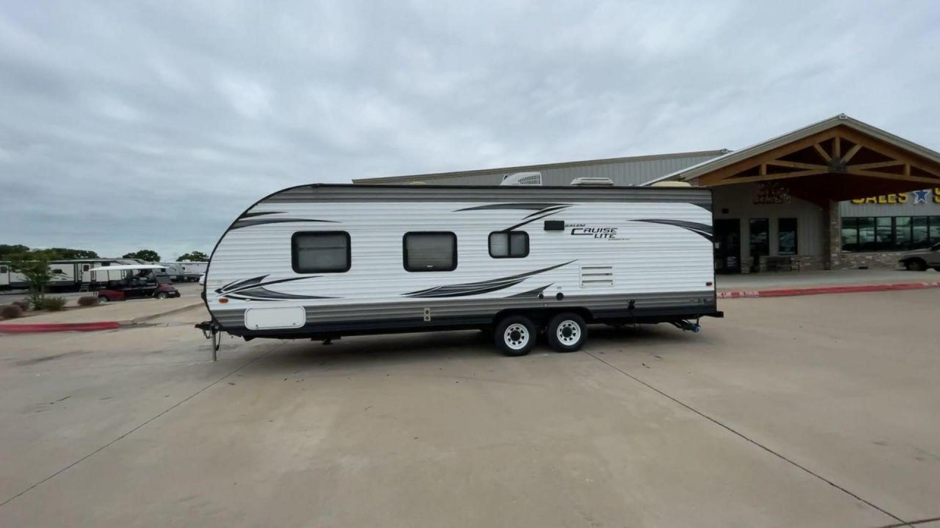 2015 WHITE SALEM CRUISE LITE 261BHXL (4X4TSMB20F7) , Length: 29.08 ft. | Dry Weight: 4,313 lbs. transmission, located at 4319 N Main Street, Cleburne, TX, 76033, (817) 221-0660, 32.435829, -97.384178 - This 2015 Forest River Salem Cruise Lite 261BHXL travel trailer measures 29'1" feet. It is a dual axle, chrome wheel setup with electric drum brakes. Its dry weight is 4,313 lbs, its payload capacity 3,082 lbs, and its hitch weight 434 lbs. The aluminum exterior is painted white with gray graphics. - Photo#6