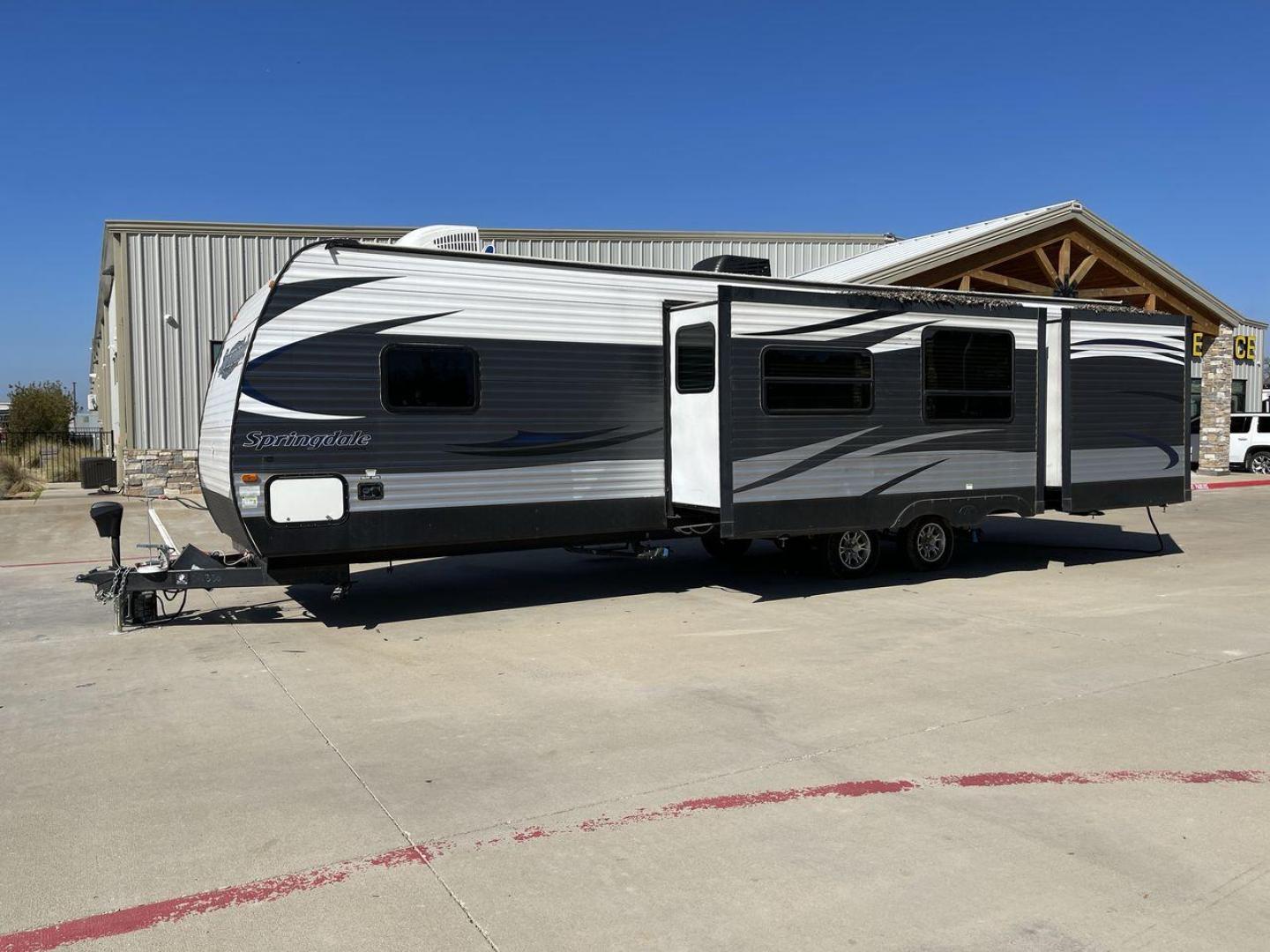 2015 GRAY SPRINGDALE 330KI (4YDT33027F3) , located at 4319 N Main Street, Cleburne, TX, 76033, (817) 221-0660, 32.435829, -97.384178 - Photo#24