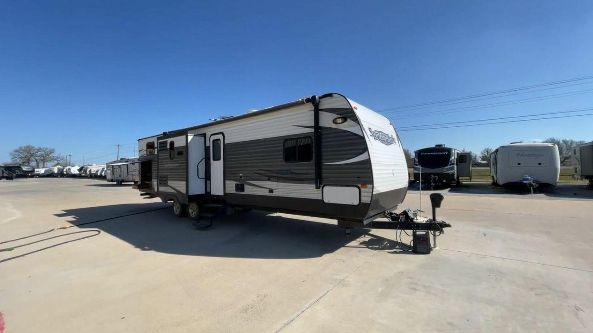 2015 GRAY SPRINGDALE 330KI (4YDT33027F3) , located at 4319 N Main Street, Cleburne, TX, 76033, (817) 221-0660, 32.435829, -97.384178 - Photo#3