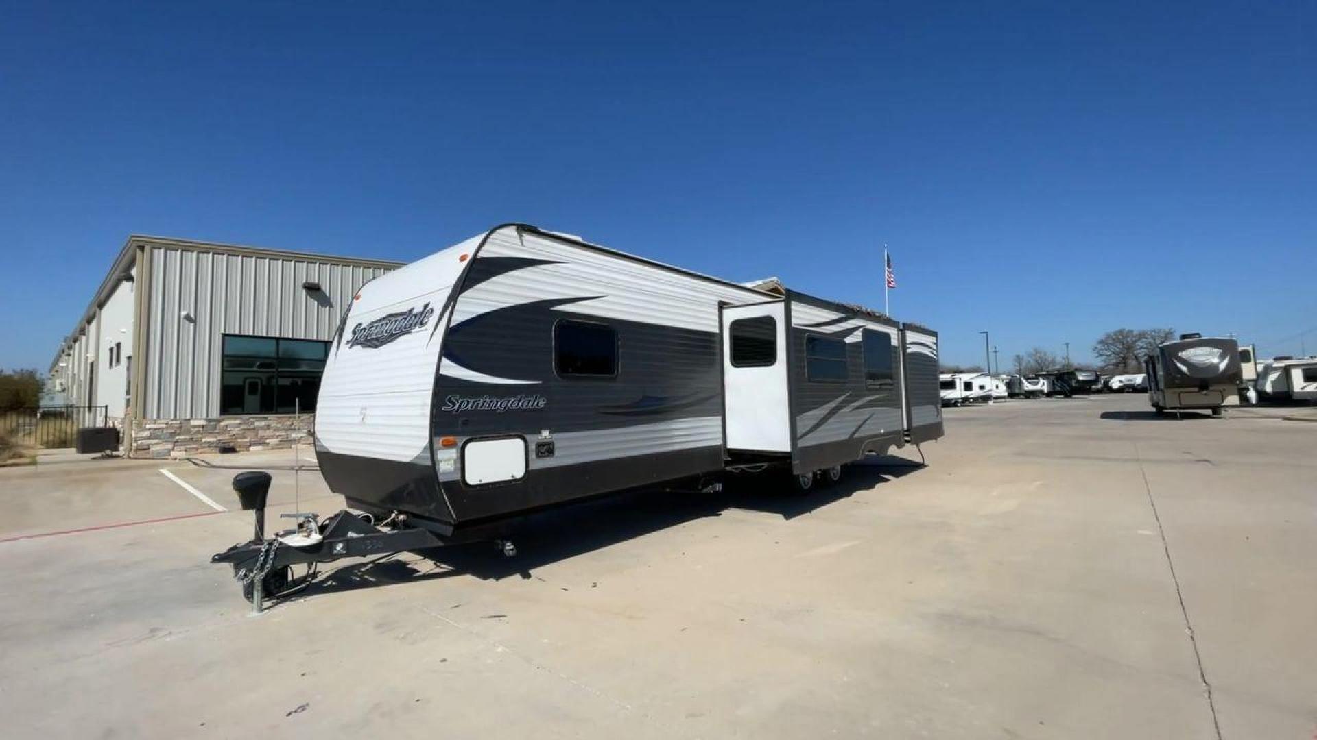 2015 GRAY SPRINGDALE 330KI (4YDT33027F3) , located at 4319 N Main Street, Cleburne, TX, 76033, (817) 221-0660, 32.435829, -97.384178 - Photo#5