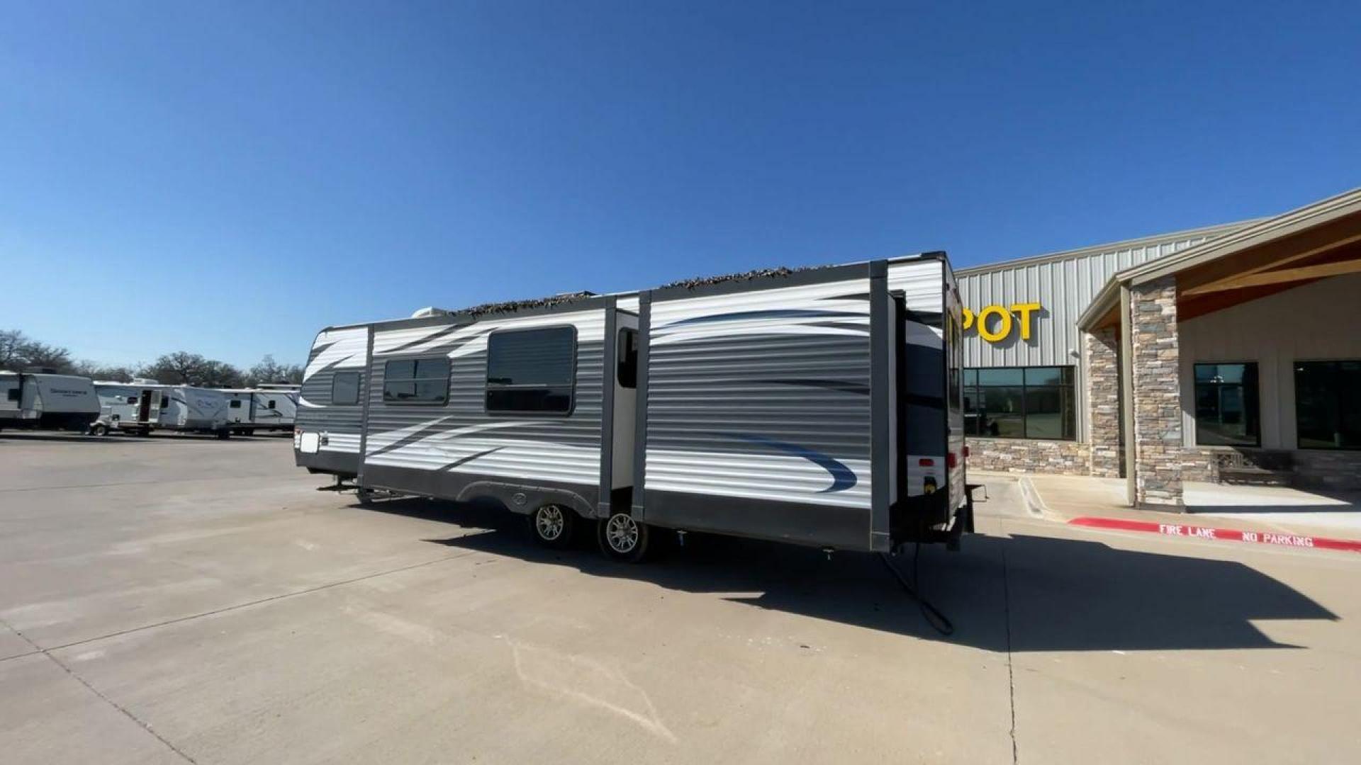 2015 GRAY SPRINGDALE 330KI (4YDT33027F3) , located at 4319 N Main Street, Cleburne, TX, 76033, (817) 221-0660, 32.435829, -97.384178 - Photo#7