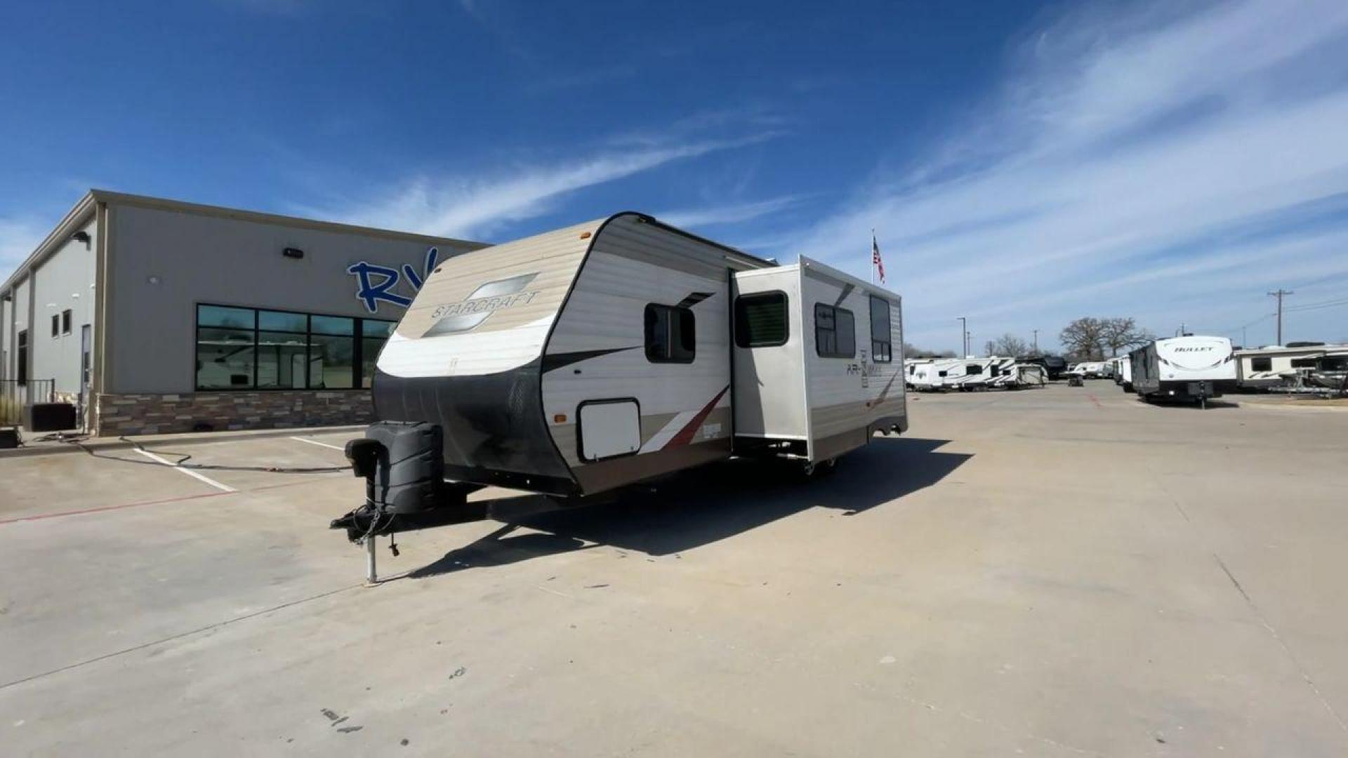 2015 WHITE STARCRAFT 27BHS - (1SABS0BP2F2) , located at 4319 N Main Street, Cleburne, TX, 76033, (817) 221-0660, 32.435829, -97.384178 - Photo#5