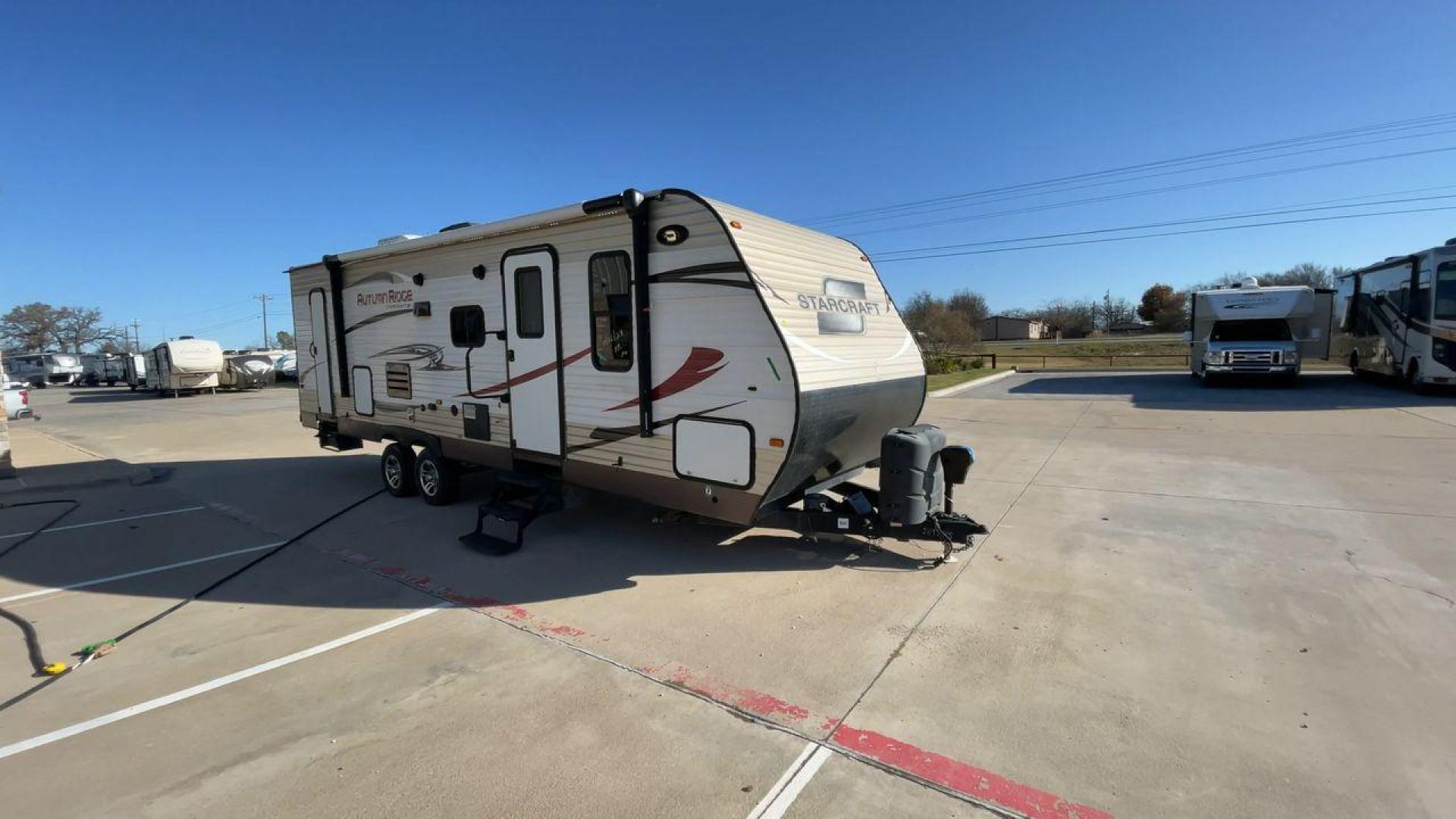 2015 STARCRAFT AUTUMN RIDGE 289BHS (1SABS0BP1F2) , Length: 31.75 ft. | Dry Weight: 6,245 lbs. | Gross Weight: 8,500 lbs. | Slides: 1 transmission, located at 4319 N Main Street, Cleburne, TX, 76033, (817) 221-0660, 32.435829, -97.384178 - Camp in this 2015 Starcraft Autumn Ridge 289BHS with more friends or extra guests! This travel trailer measures 31.75 ft. in length and 11.28 ft. in height. It has a dry weight of 6,245 lbs. and a GVWR of 8,500 lbs. It includes one power slide as well as one 18-foot power awning! This Starcraft Autu - Photo#3