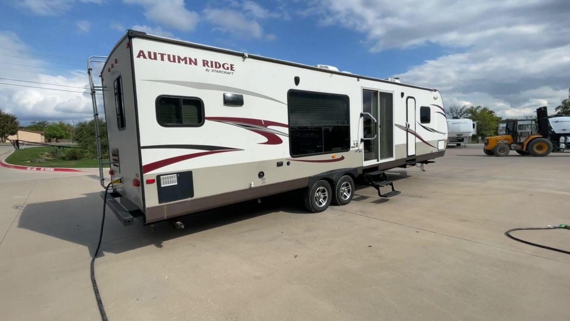 2015 STARCRAFT AUTUMN RIDGE 315RKS (1SABS0BT3E2) , located at 4319 N Main Street, Cleburne, TX, 76033, (817) 221-0660, 32.435829, -97.384178 - Photo#1