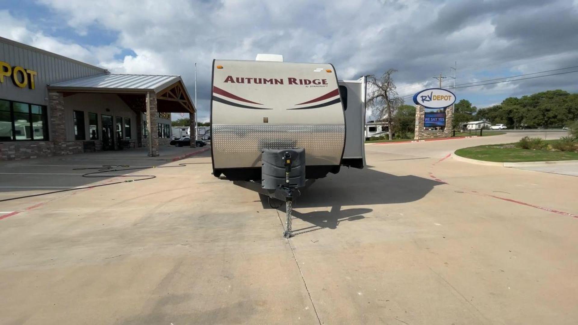 2015 STARCRAFT AUTUMN RIDGE 315RKS (1SABS0BT3E2) , located at 4319 N Main Street, Cleburne, TX, 76033, (817) 221-0660, 32.435829, -97.384178 - Photo#4