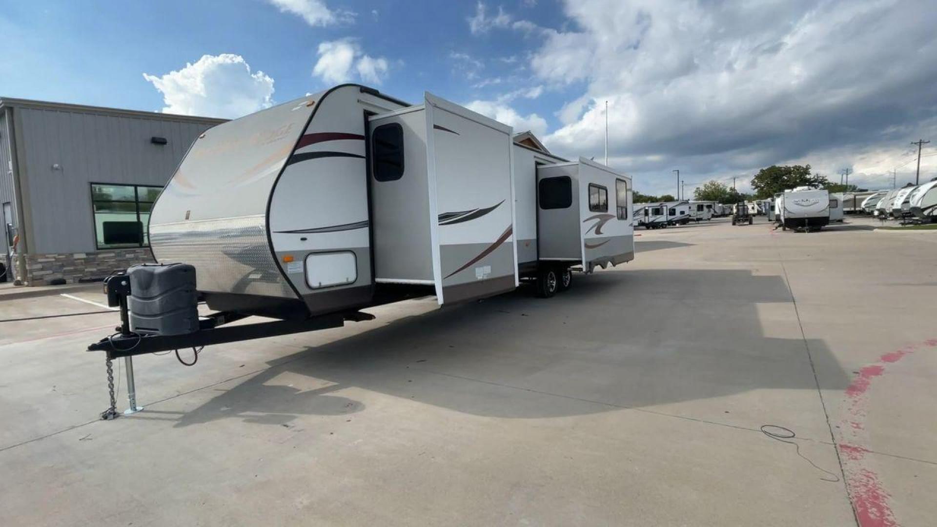 2015 STARCRAFT AUTUMN RIDGE 315RKS (1SABS0BT3E2) , located at 4319 N Main Street, Cleburne, TX, 76033, (817) 221-0660, 32.435829, -97.384178 - Photo#5