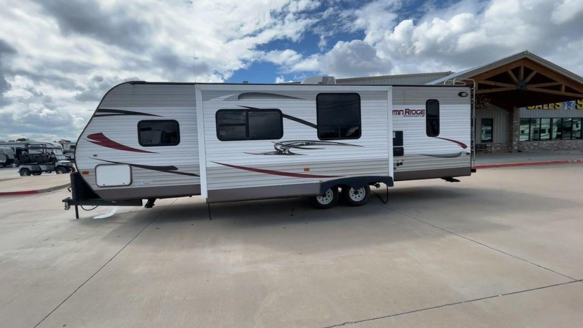 2015 STARCRAFT HOMESTEAD 309BHL (1SABS0BR1F2) , Length: 33.92 ft | Dry Weight: 6,720 lbs. lbs | Gross Weight: 9,250 lbs. | Slides: 1 transmission, located at 4319 N Main Street, Cleburne, TX, 76033, (817) 221-0660, 32.435829, -97.384178 - The 2015 Starcraft Homestead 309QK is more than just a trailer – it's your home away from home. This expansive and cozy travel trailer is tailor-made for families or groups of up to 8 people. Boasting a master bedroom with a queen-size bed, bunk beds in the rear bedroom, and a dinette conversion b - Photo#6