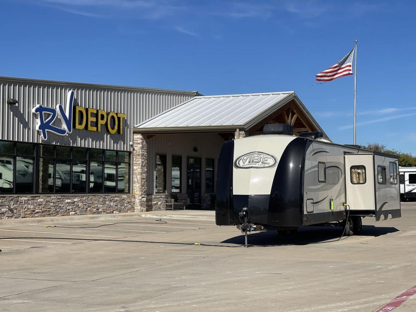 2015 TAN VIBE EXTREME 268RKS (4X4TVBC29F4) , Length: 32 ft. | Dry Weight: 6,398 lbs. | Slides: 1 transmission, located at 4319 N Main Street, Cleburne, TX, 76033, (817) 221-0660, 32.435829, -97.384178 - The 2015 Vibe Extreme 268RKS travel trailer will significantly serve you with its amenities and features. This trailer only measures 32 ft in length, 8 ft in width, and 11 ft in height. It has a dry weight of 6,398 lbs with a payload capacity of 1,867 lbs and a hitch weight of 742 lbs. A small k - Photo#0