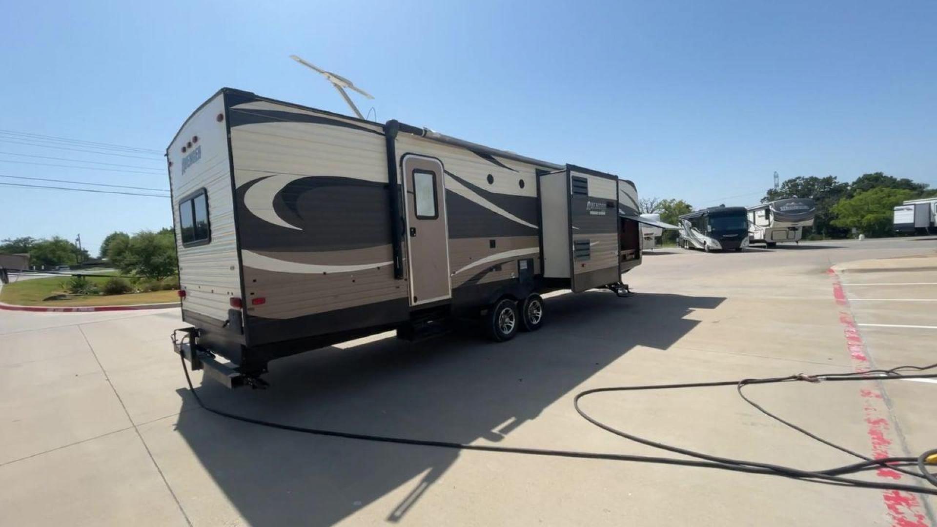 2016 TAN AVENGER 32FBI - (5ZT2AVXB6GB) , located at 4319 N Main Street, Cleburne, TX, 76033, (817) 221-0660, 32.435829, -97.384178 - Photo#1