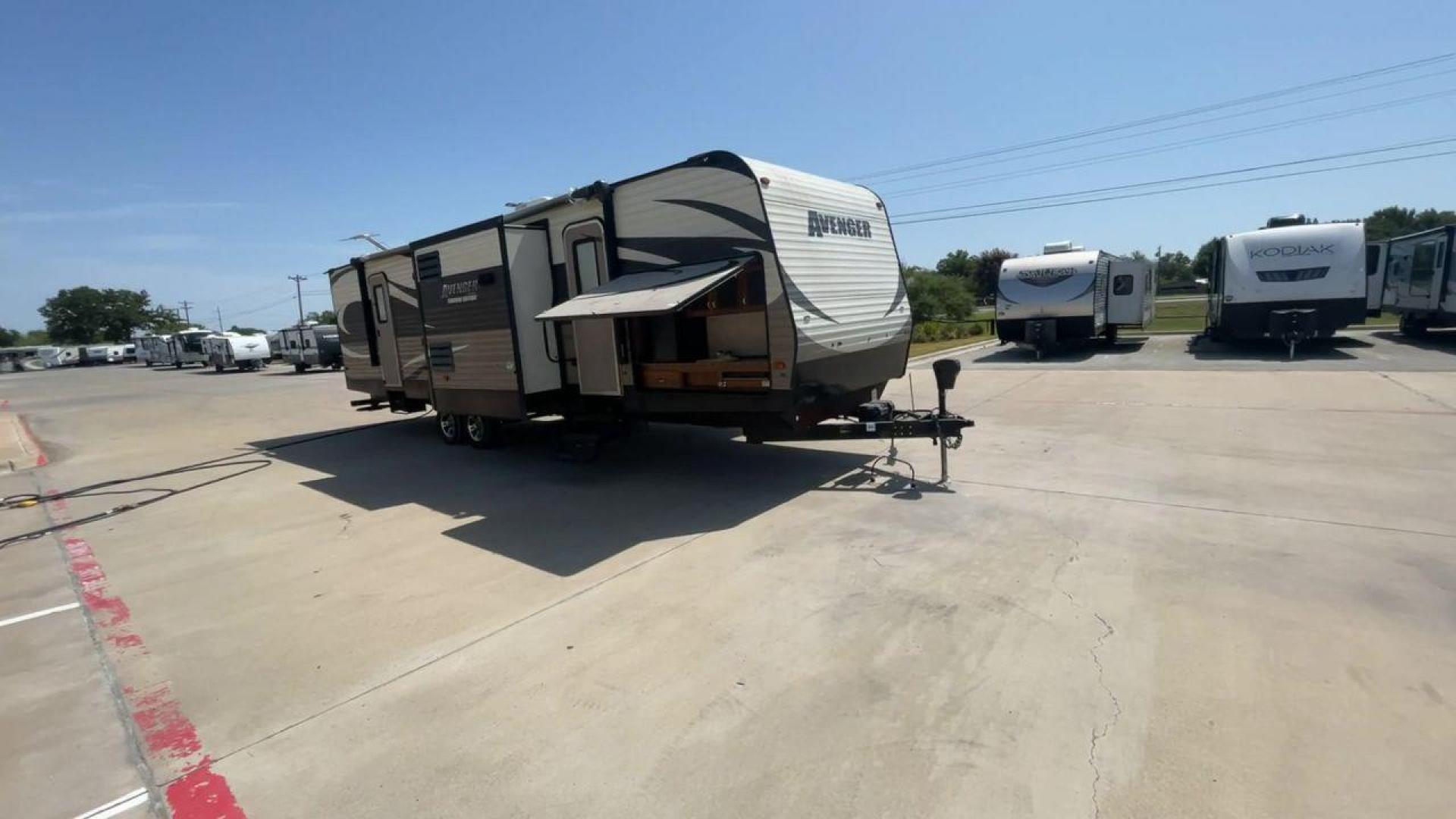 2016 TAN AVENGER 32FBI - (5ZT2AVXB6GB) , located at 4319 N Main Street, Cleburne, TX, 76033, (817) 221-0660, 32.435829, -97.384178 - Photo#3