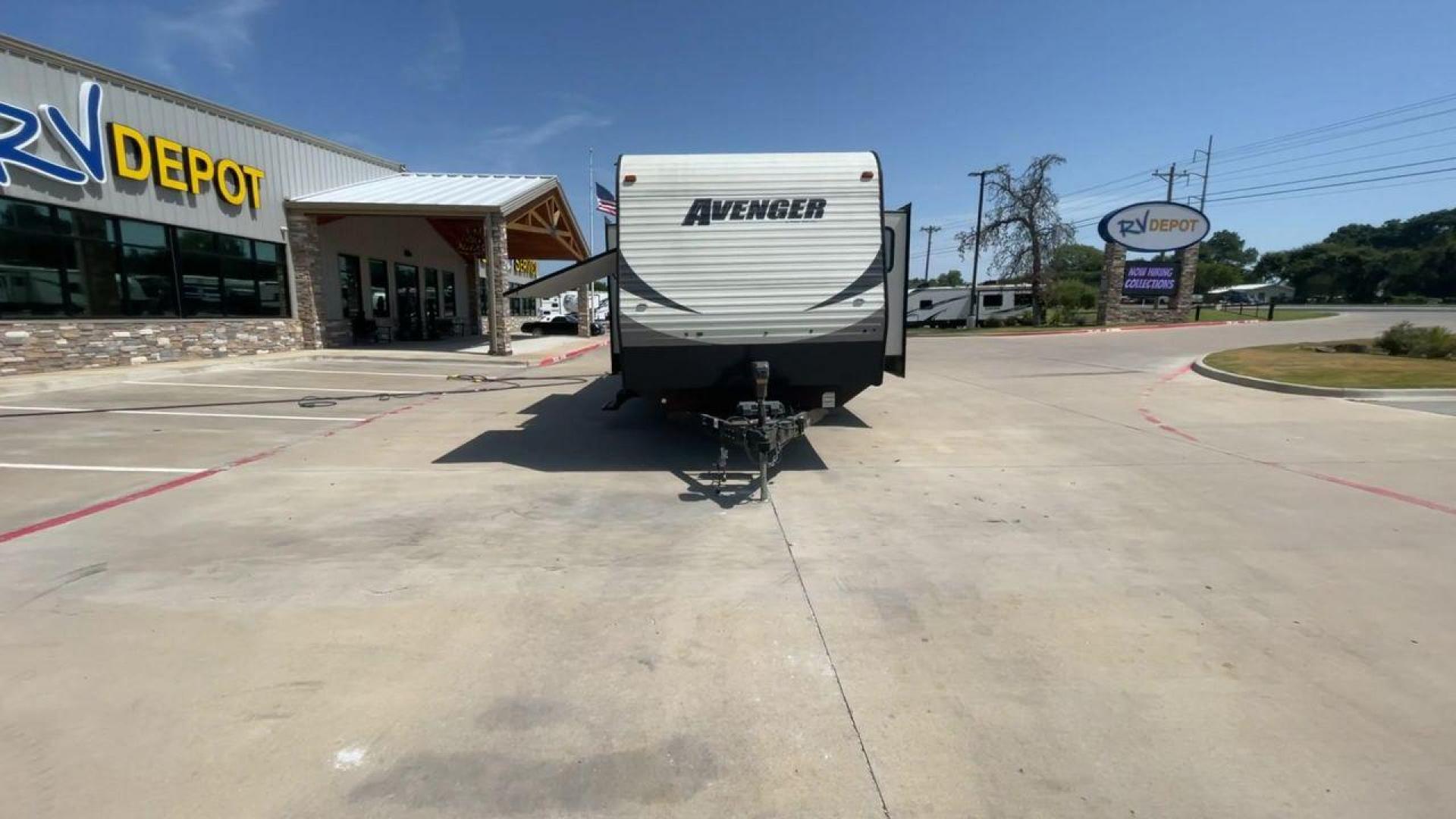 2016 TAN AVENGER 32FBI - (5ZT2AVXB6GB) , located at 4319 N Main Street, Cleburne, TX, 76033, (817) 221-0660, 32.435829, -97.384178 - Photo#4