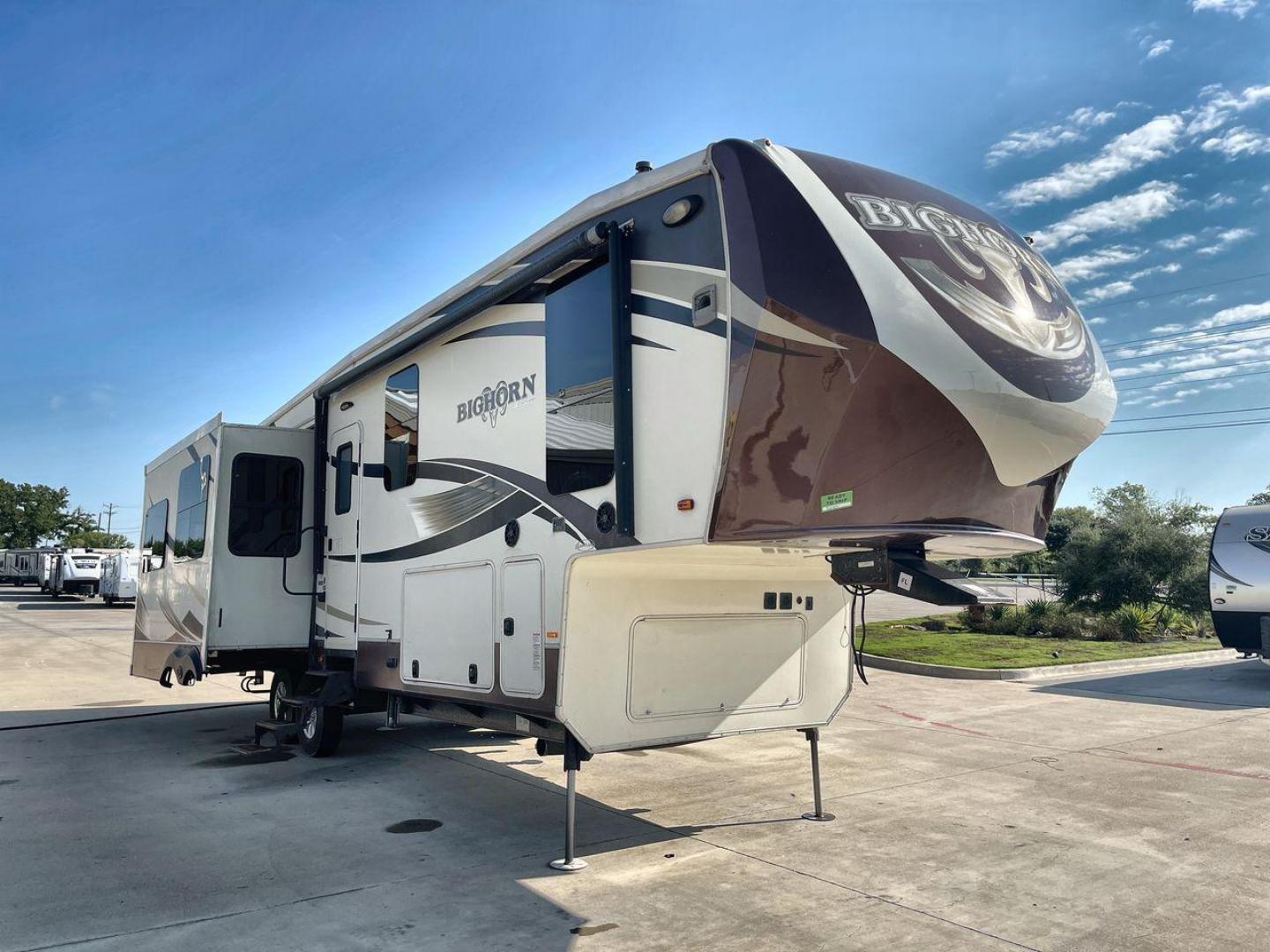 2016 BIG HORN 3010RE (5SFBG3427GE) , Length: 34.8 ft. | Dry Weight: 11,840 lbs. | Gross Weight: 15,500 lbs. | Slides: 3 transmission, located at 4319 N Main Street, Cleburne, TX, 76033, (817) 221-0660, 32.435829, -97.384178 - The 2016 Big Horn 3010RE fifth wheel is your gateway to luxury, comfort, and style on the road! This RV is designed to exceed your expectations with its carefully crafted floor plan and top-notch features. It is 8 ft. wide and almost 35 ft. long. Step inside the main living area that is ultimate - Photo#22