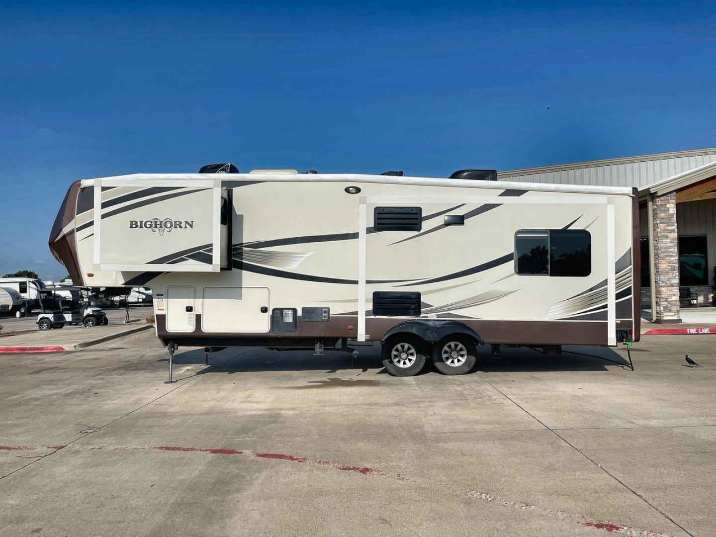 2016 BIG HORN 3010RE (5SFBG3427GE) , Length: 34.8 ft. | Dry Weight: 11,840 lbs. | Gross Weight: 15,500 lbs. | Slides: 3 transmission, located at 4319 N Main Street, Cleburne, TX, 76033, (817) 221-0660, 32.435829, -97.384178 - The 2016 Big Horn 3010RE fifth wheel is your gateway to luxury, comfort, and style on the road! This RV is designed to exceed your expectations with its carefully crafted floor plan and top-notch features. It is 8 ft. wide and almost 35 ft. long. Step inside the main living area that is ultimate - Photo#23