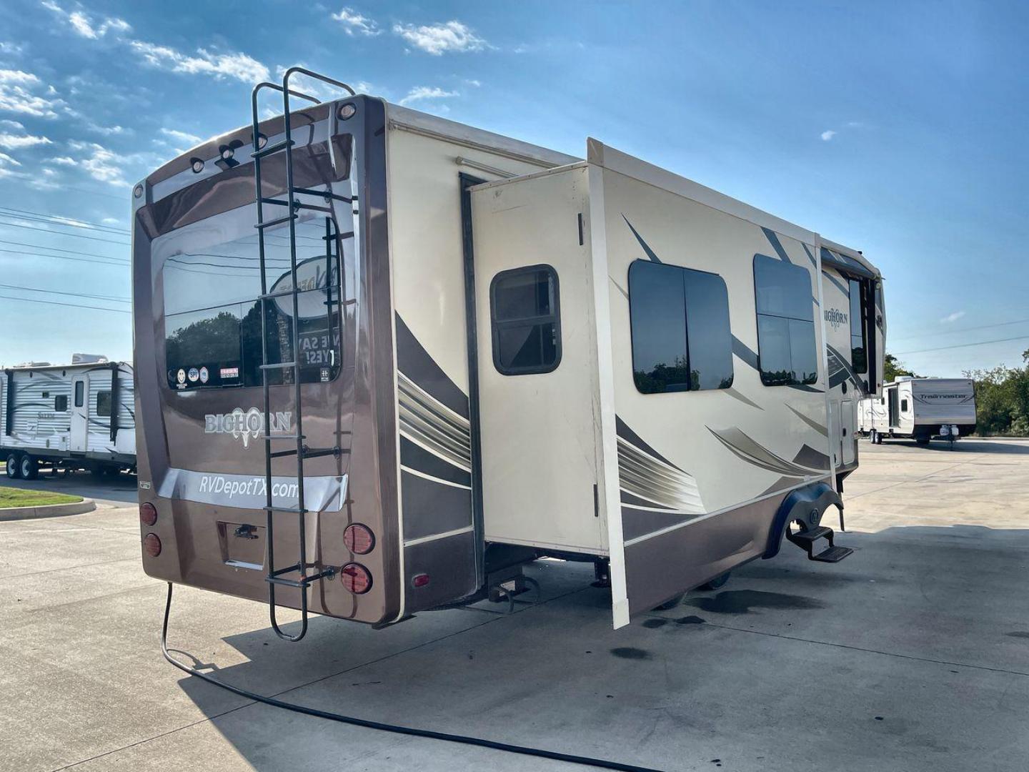 2016 BIG HORN 3010RE (5SFBG3427GE) , Length: 34.8 ft. | Dry Weight: 11,840 lbs. | Gross Weight: 15,500 lbs. | Slides: 3 transmission, located at 4319 N Main Street, Cleburne, TX, 76033, (817) 221-0660, 32.435829, -97.384178 - The 2016 Big Horn 3010RE fifth wheel is your gateway to luxury, comfort, and style on the road! This RV is designed to exceed your expectations with its carefully crafted floor plan and top-notch features. It is 8 ft. wide and almost 35 ft. long. Step inside the main living area that is ultimate - Photo#24