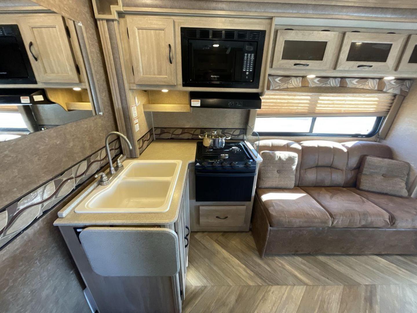 2016 COACHMEN FREELANDER 29KS (1FDXE4FS5FD) , located at 4319 N Main Street, Cleburne, TX, 76033, (817) 221-0660, 32.435829, -97.384178 - Photo#9