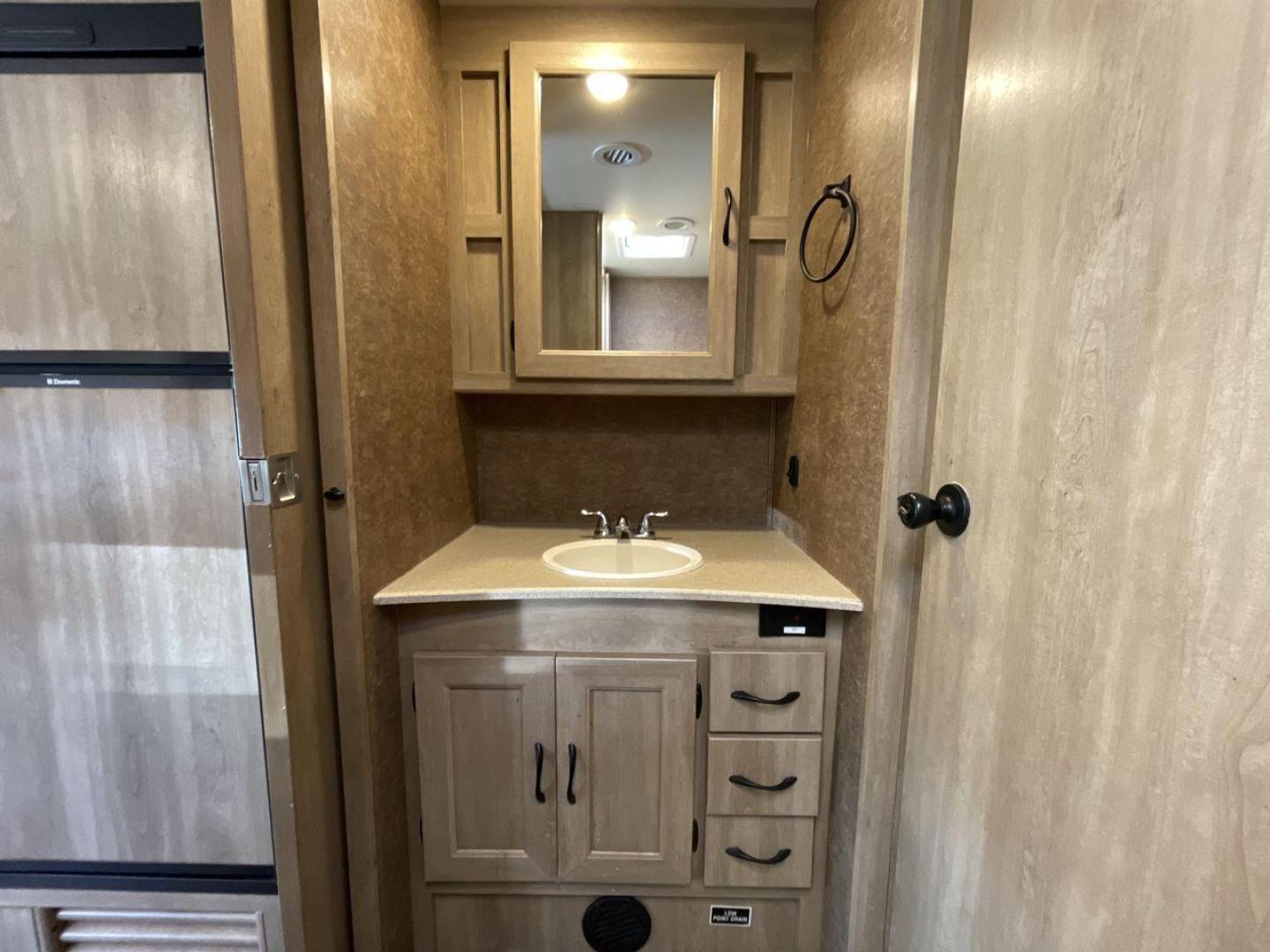 2016 COACHMEN FREELANDER 29KS (1FDXE4FS5FD) , located at 4319 N Main Street, Cleburne, TX, 76033, (817) 221-0660, 32.435829, -97.384178 - Photo#15