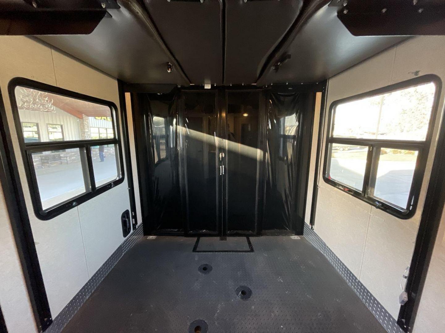 2016 CRUISER RV BOSS 4290 (5RXFJ4530G1) , Length: 46 ft. | Dry Weight: 14,835 lbs. | Slides: 2 transmission, located at 4319 N Main Street, Cleburne, TX, 76033, (817) 221-0660, 32.435829, -97.384178 - The 2016 Cruiser RV Boss 4290 Recreational is a remarkable toy hauler designed for a premium travel experience. With a length of 46 feet, this model offers two slide-outs, providing an expansive and well-designed interior. It features a luxurious master bedroom with a king-size bed, and the spaciou - Photo#23