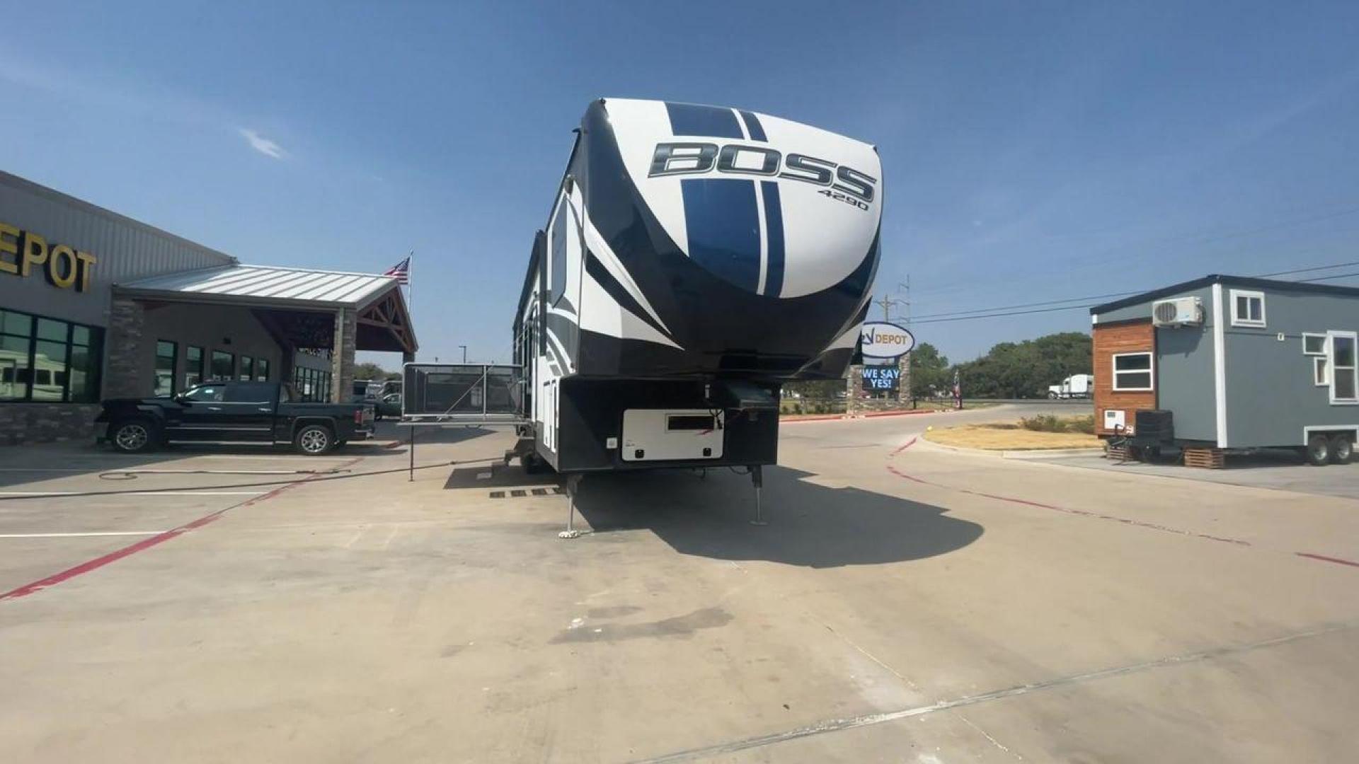 2016 CRUISER RV BOSS 4290 (5RXFJ4530G1) , Length: 46 ft. | Dry Weight: 14,835 lbs. | Slides: 2 transmission, located at 4319 N Main Street, Cleburne, TX, 76033, (817) 221-0660, 32.435829, -97.384178 - The 2016 Cruiser RV Boss 4290 Recreational is a remarkable toy hauler designed for a premium travel experience. With a length of 46 feet, this model offers two slide-outs, providing an expansive and well-designed interior. It features a luxurious master bedroom with a king-size bed, and the spaciou - Photo#4