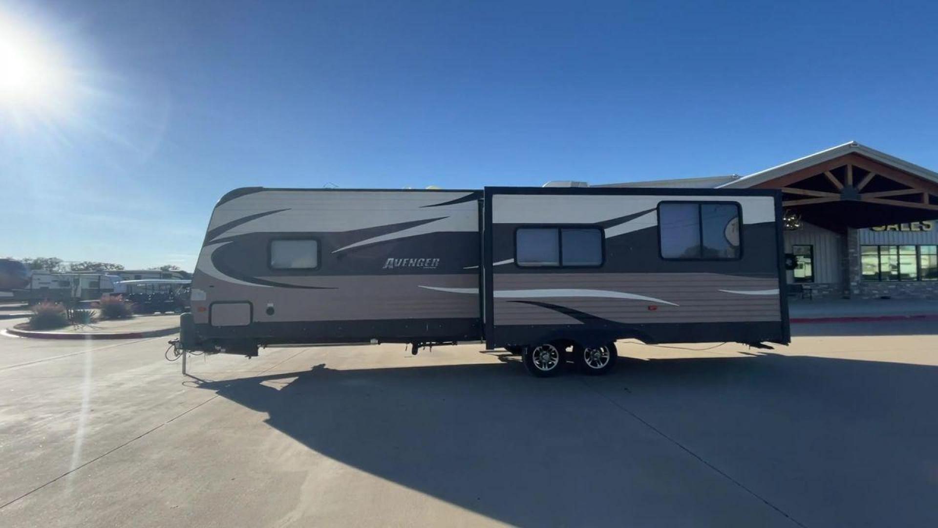 2016 FOREST RIVER AVENGER 28RKS - (5ZT2AVTBXGB) , located at 4319 N Main Street, Cleburne, TX, 76033, (817) 221-0660, 32.435829, -97.384178 - Photo#6