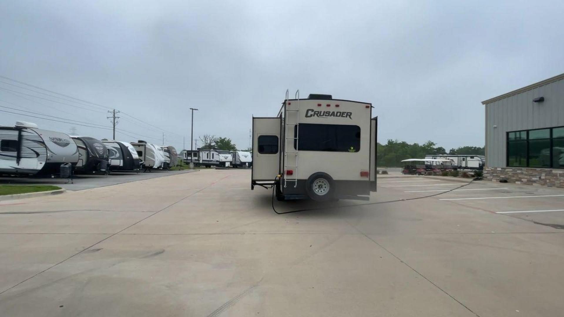 2016 TAN FOREST RIVER CRUSADER 315 (5ZT3CSXB8GG) , Length: 33.92 ft. | Dry Weight: 9,926 lbs. | Gross Weight: 12,353 lbs. | Slides: 3 transmission, located at 4319 N Main Street, Cleburne, TX, 76033, (817) 221-0660, 32.435829, -97.384178 - This 2016 Forest River Crusader 315 fifth wheel has dimensions of 33.92 ft in length, 8 ft in width, and 12.5 ft in height. It has a dry weight of 9,926 lbs, a payload capacity of 2,427 lbs. The GVWR is 12,353 lbs, and the hitch weight is 1,953 lbs. This fifth wheel has an aluminum body material and - Photo#8