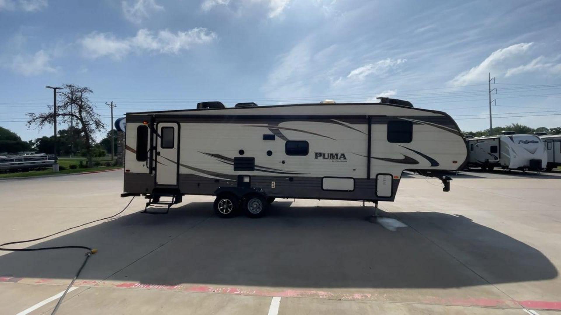 2016 FOREST RIVER PUMA 297RLSS (4X4FPUF29GP) , located at 4319 N Main Street, Cleburne, TX, 76033, (817) 221-0660, 32.435829, -97.384178 - Photo#2