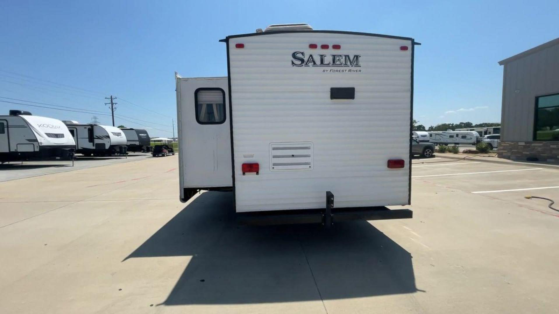 2016 FOREST RIVER SALEM 27RKSS (4X4TSMC27GA) , located at 4319 N Main Street, Cleburne, TX, 76033, (817) 221-0660, 32.435829, -97.384178 - Photo#8